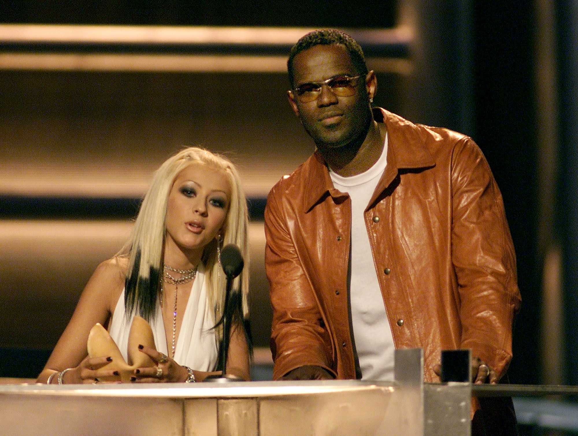2000_Billboard_Music_Awards_5BShow5D_-_December_5-01.jpg