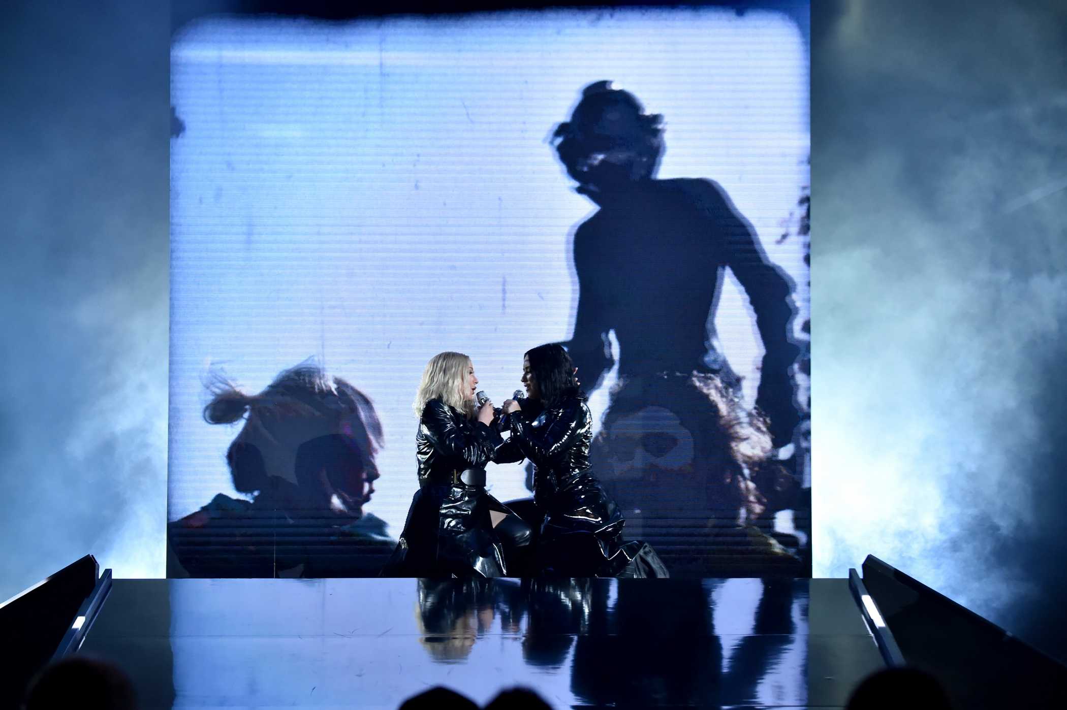 2018_Billboard_Music_Awards_Performing_-_May_20-08.jpg