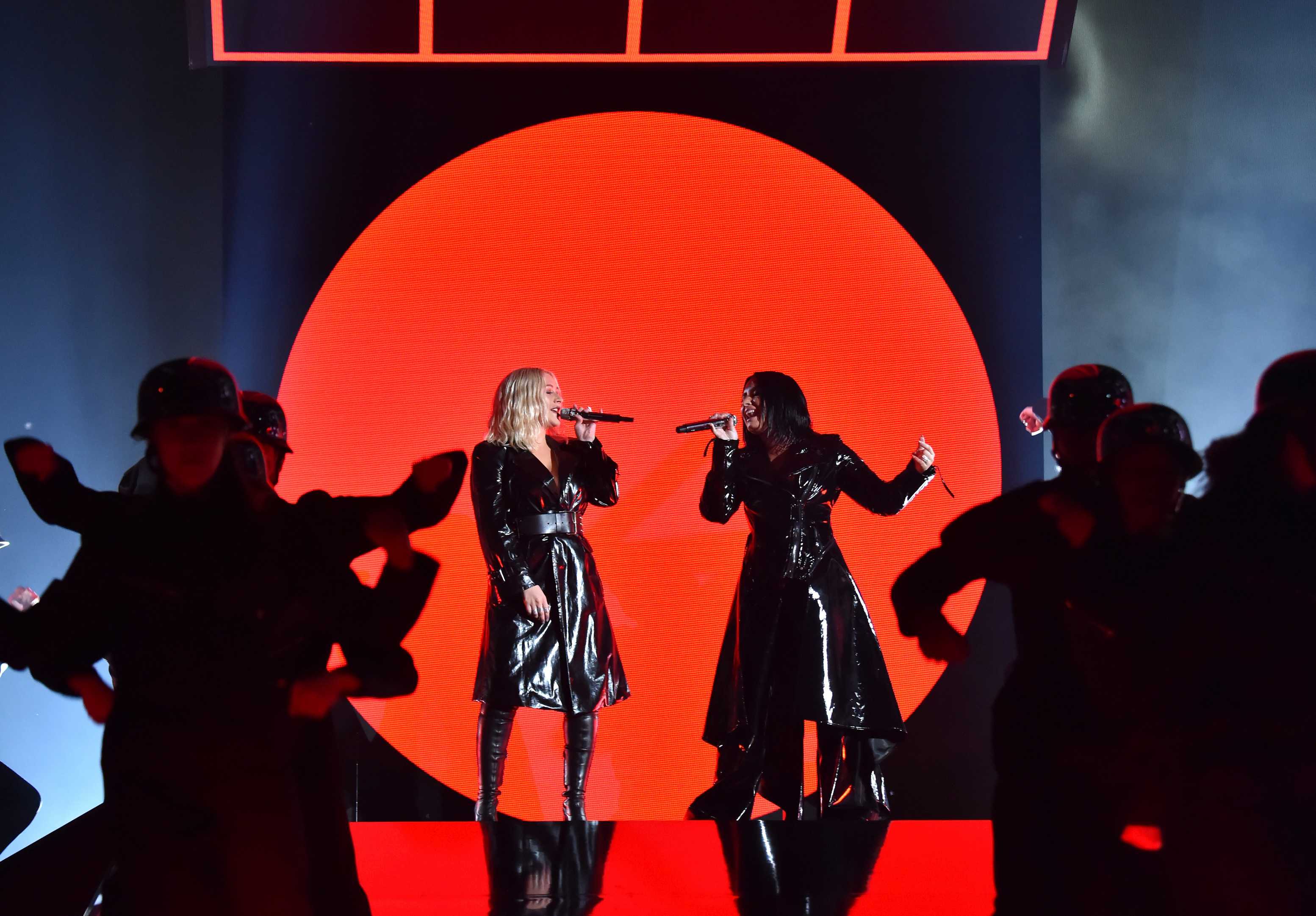 2018_Billboard_Music_Awards_Performing_-_May_20-53.jpg