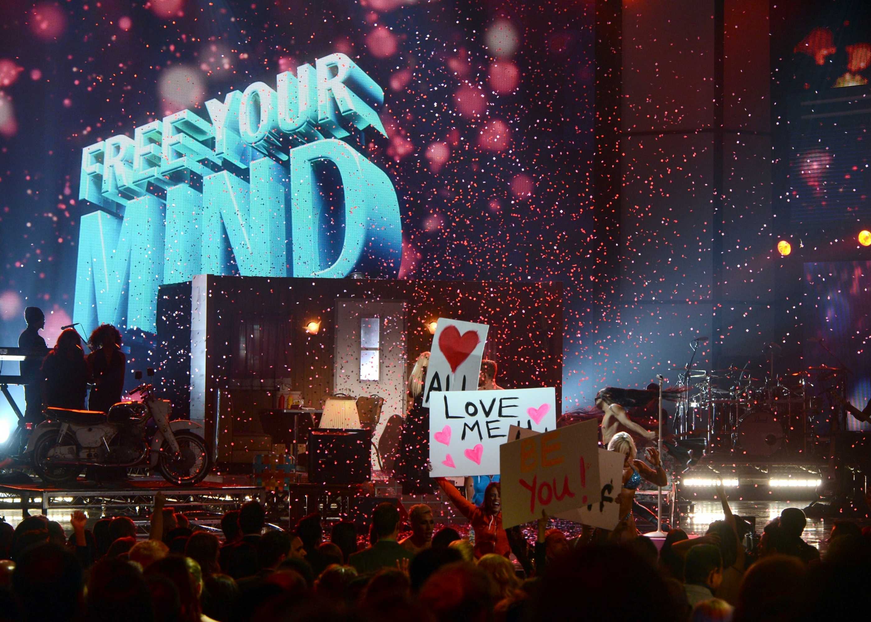 40th_American_Music_Awards_-_November_18-148.jpg