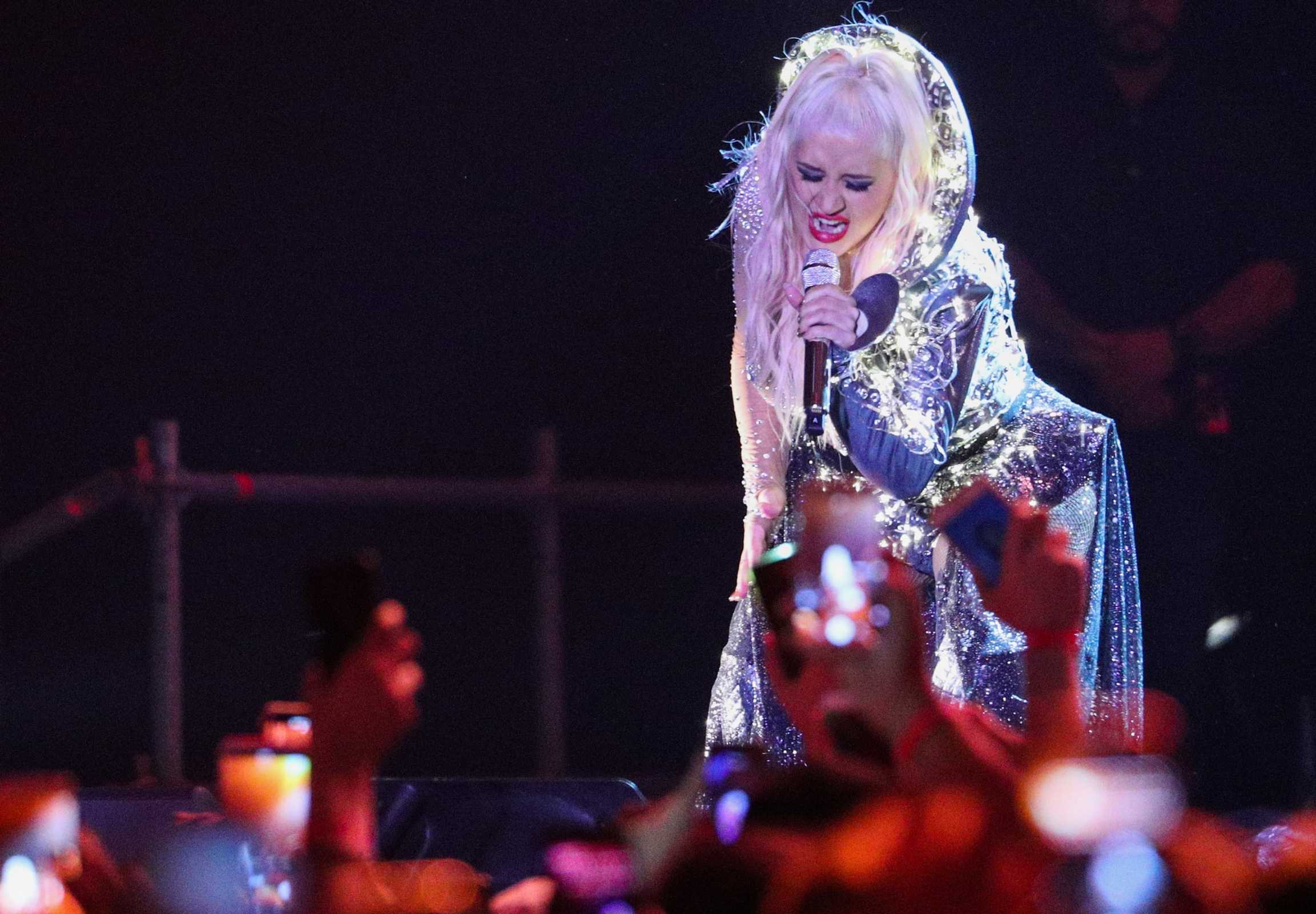 5B11574153835D_American_singer_Christina_Aguilera_gives_concert_in_Moscow.jpg