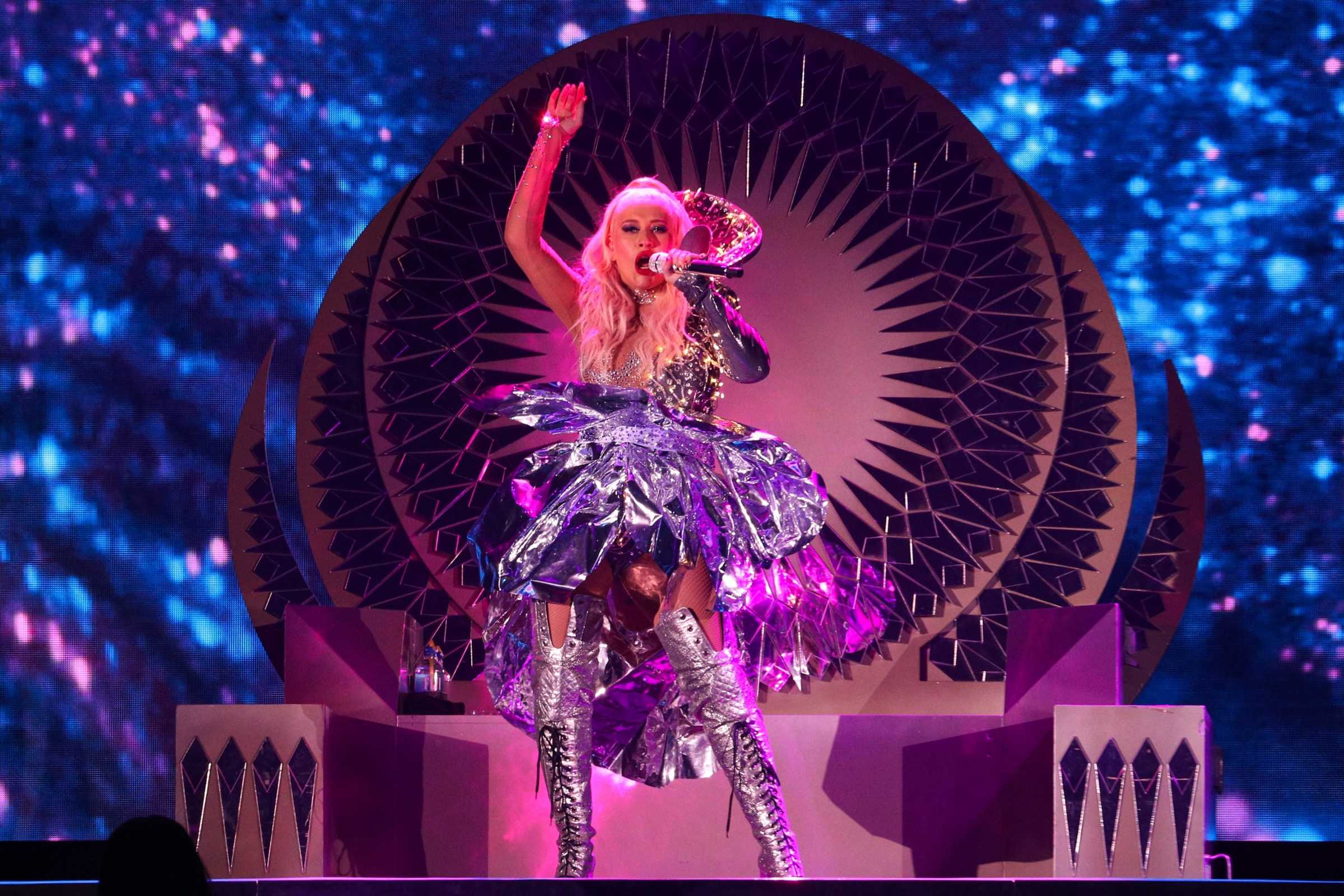 5B11574159955D_American_singer_Christina_Aguilera_gives_concert_in_Moscow.jpg