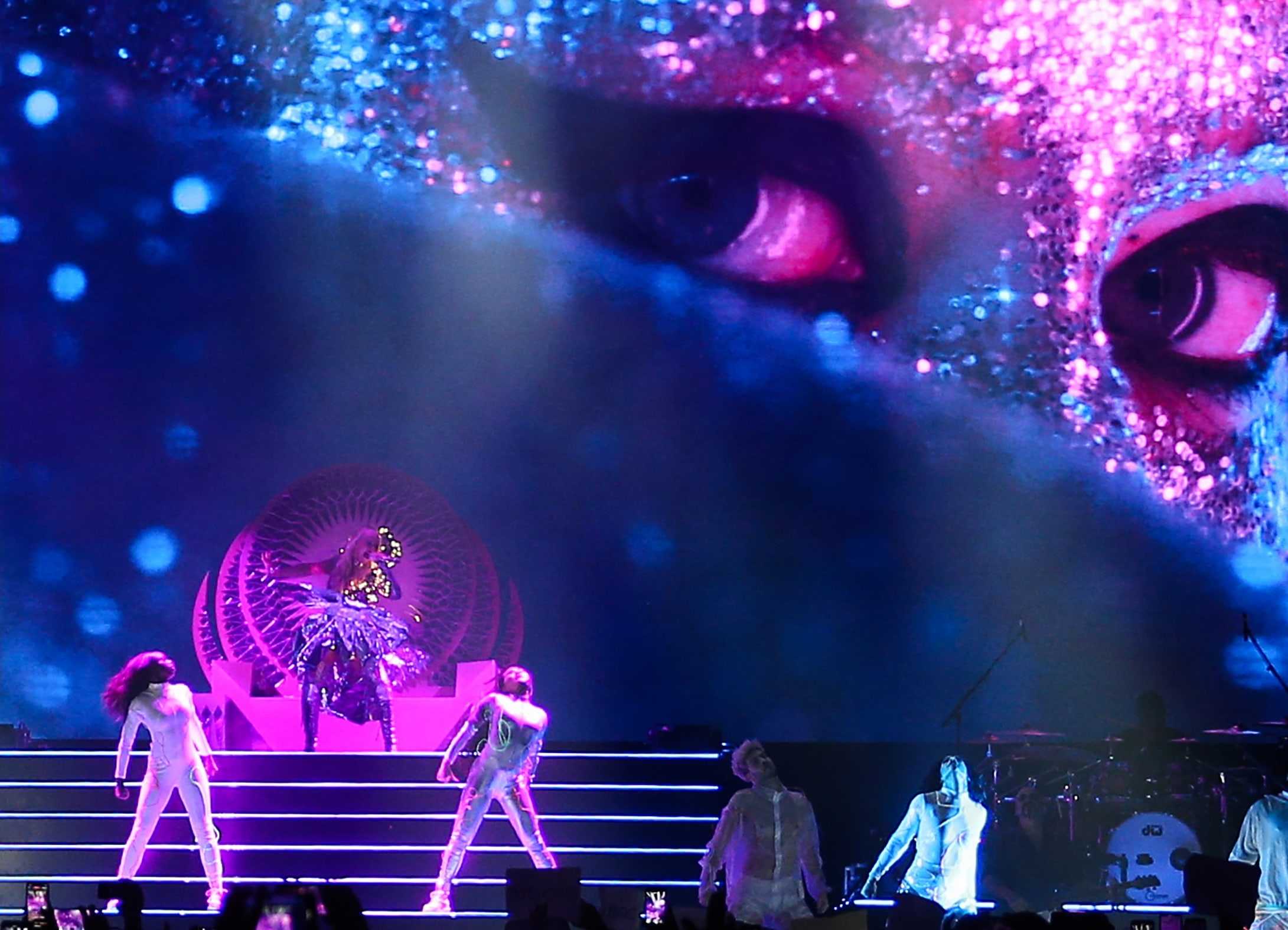 5B11574159995D_American_singer_Christina_Aguilera_gives_concert_in_Moscow.jpg