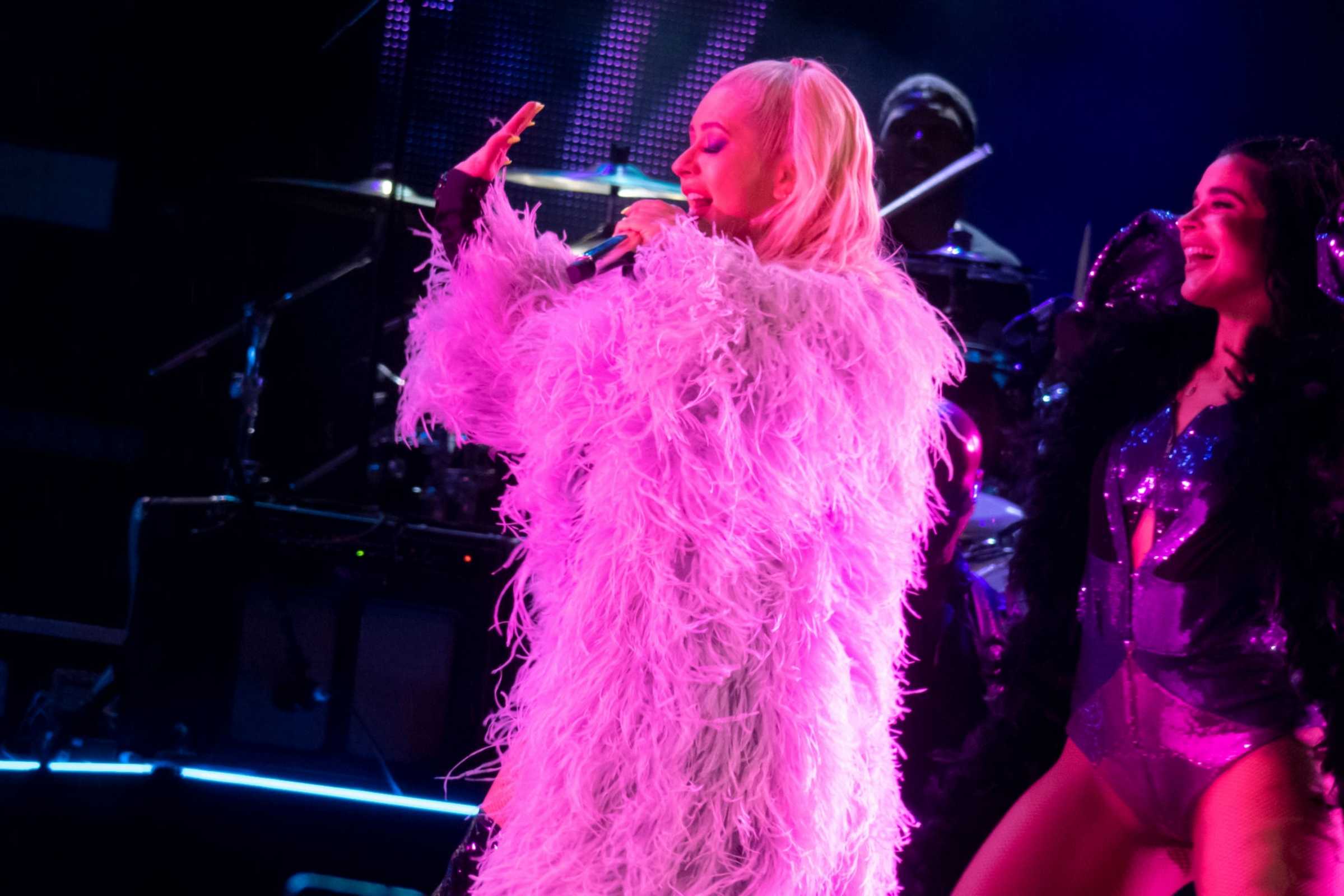 5B11621292945D_Christina_Aguilera_in_concert.jpg
