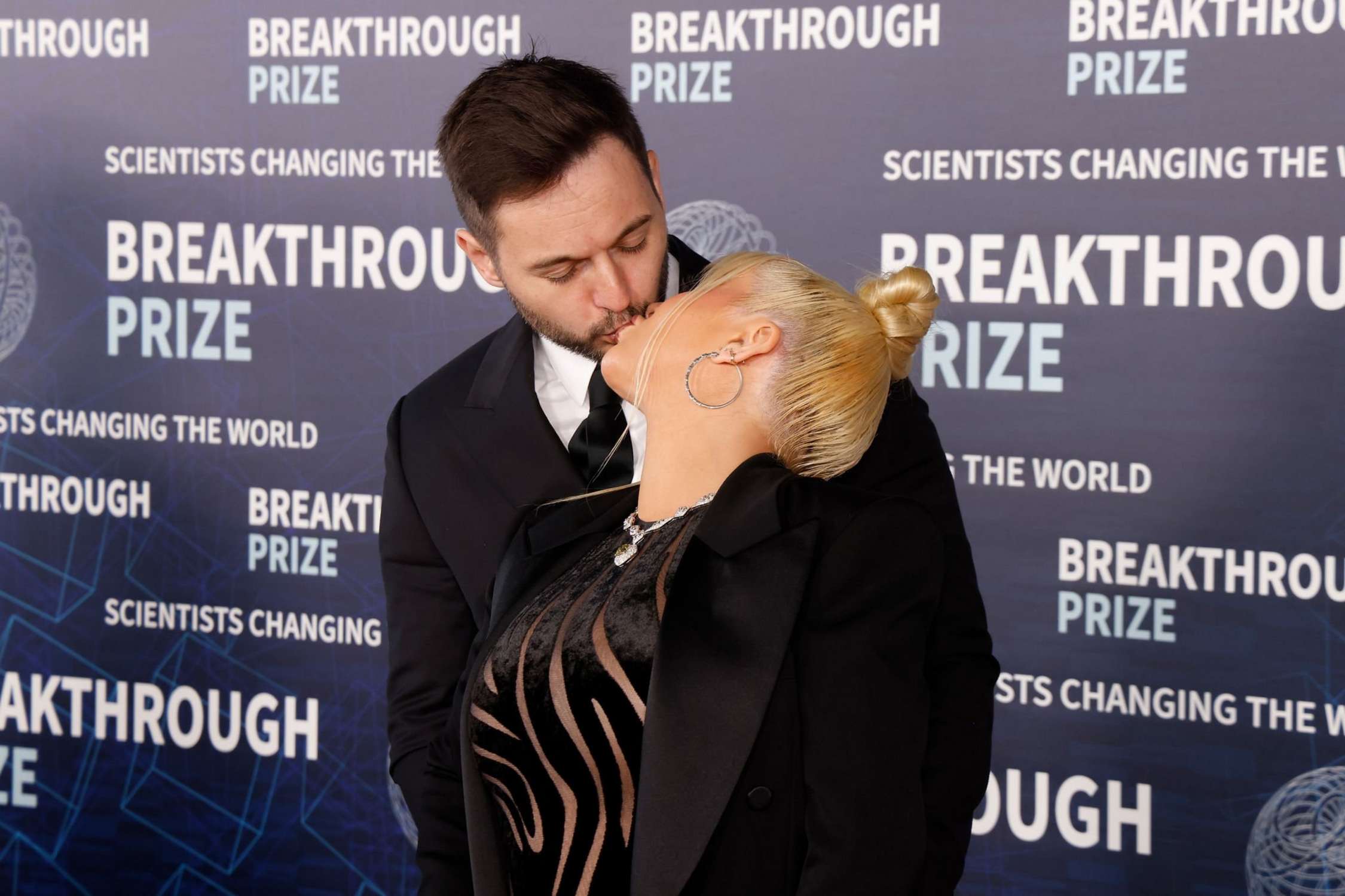 9th_Annual_Breakthrough_Prize_Ceremony_283329.jpg