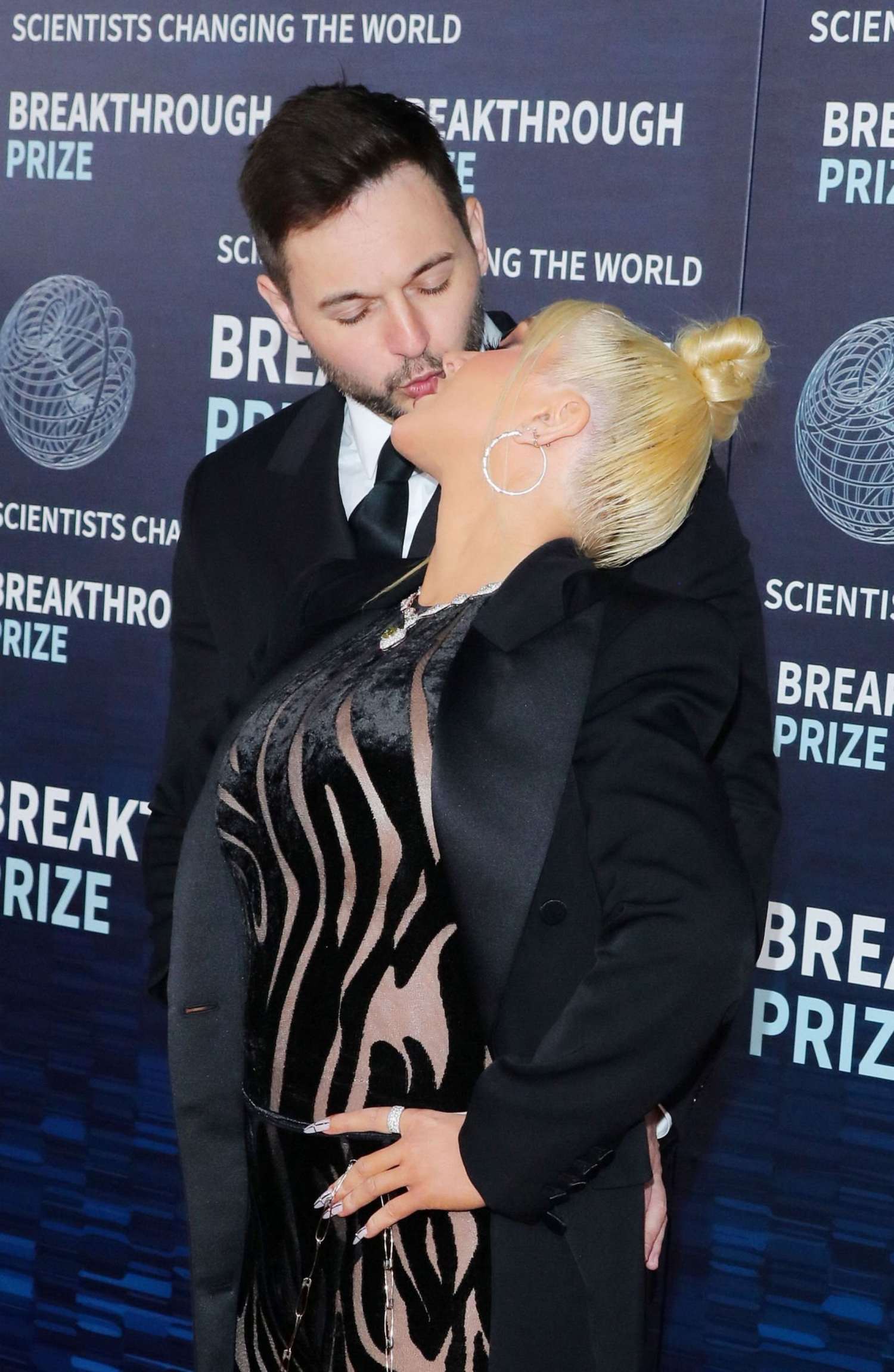 9th_Annual_Breakthrough_Prize_Ceremony_28729.jpg