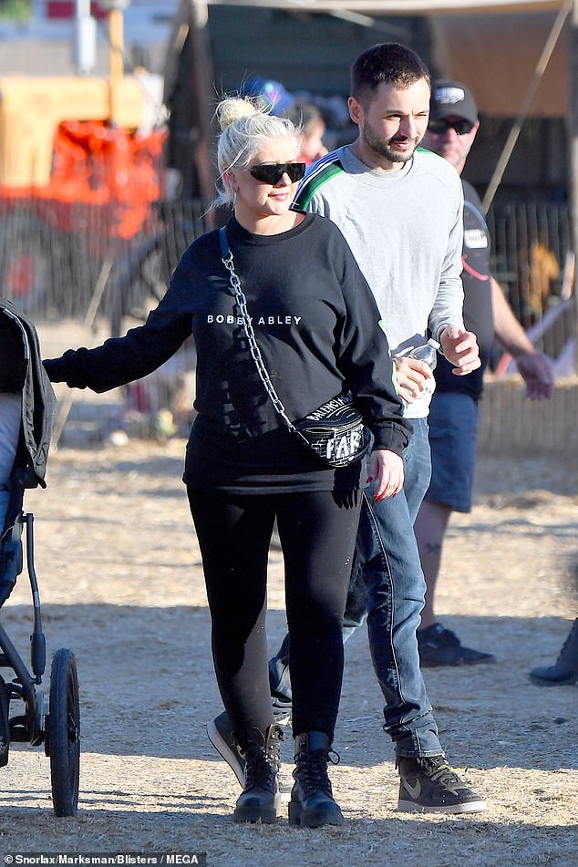 At_the_pumpkin_patch_in_Los_Angeles_-_October_21-03.jpg