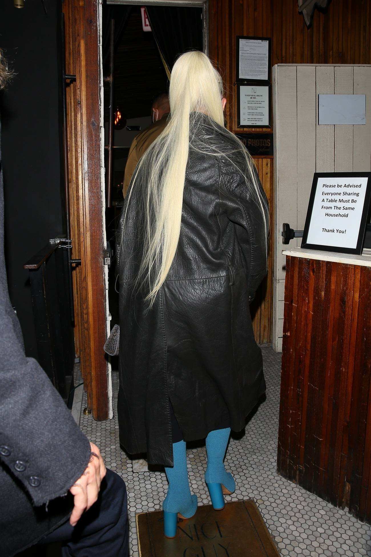 Celebrating_her_boyfriend_s_birthday_at_the_nice_guy_in_West_Hollywood2C_California_04052021_05.jpg