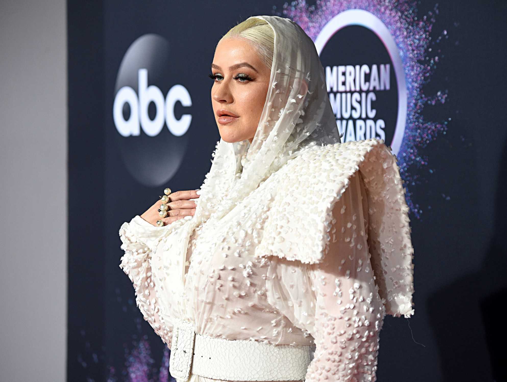 Christina_Aguilera_-_2019_American_Music_Awards_at_Microsoft_Theater_on_November_242C_2019-10.jpg