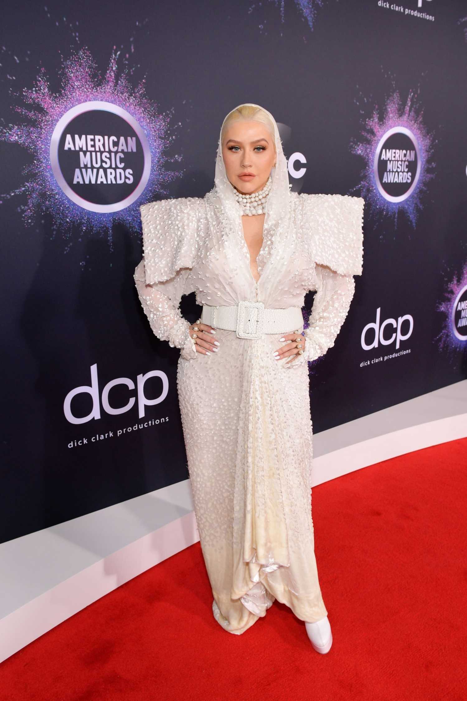 Christina_Aguilera_-_2019_American_Music_Awards_at_Microsoft_Theater_on_November_242C_2019-24.jpg