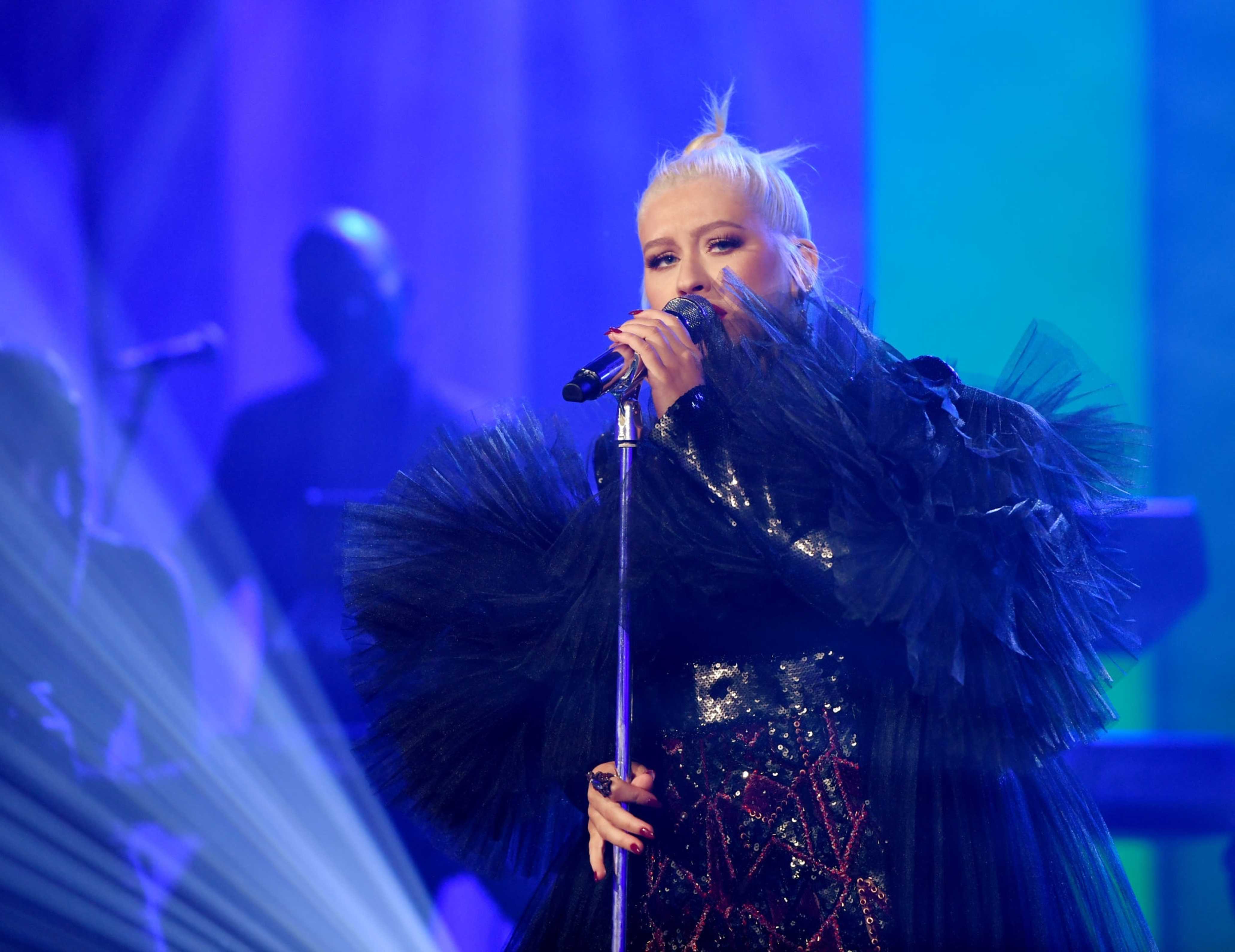 Christina_Aguilera_-_2019_amfAR_Gala_Los_Angeles_-_October_102C_2019_performace-16.jpg