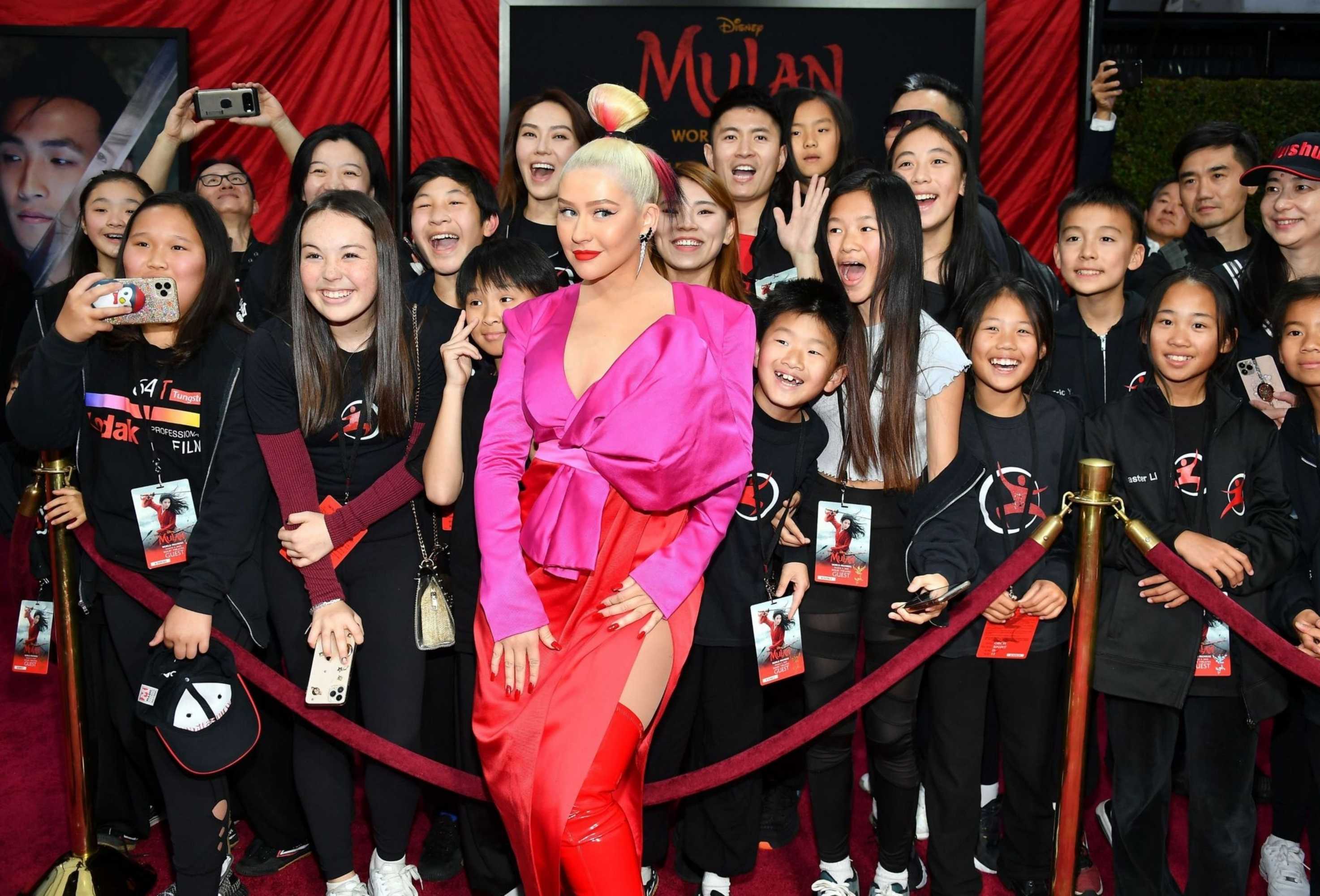 Christina_Aguilera_-_Disney_s_Mulan_Premiere_in_Hollywood2C_California__-_March_9-07.jpg
