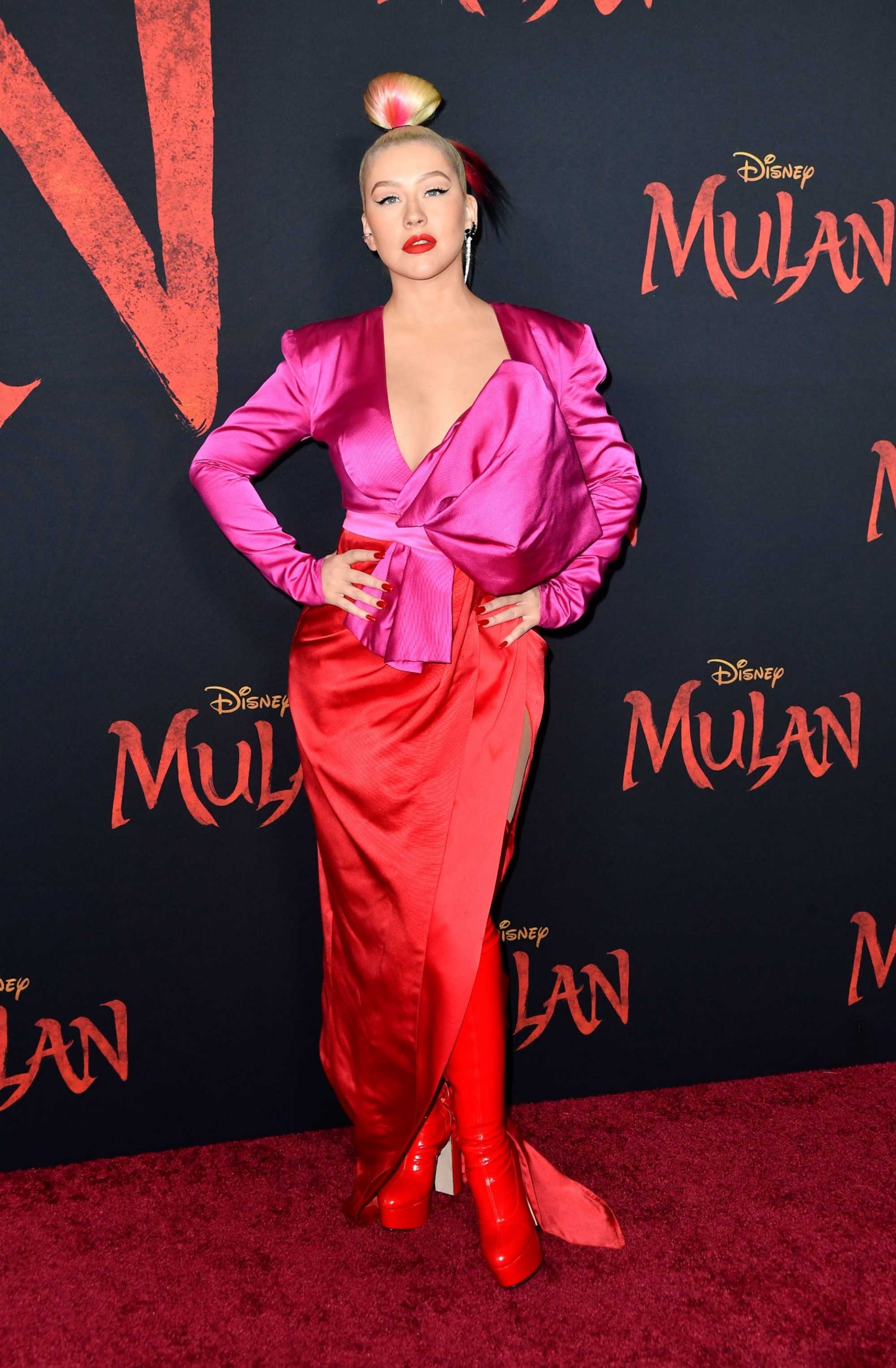 Christina_Aguilera_-_Disney_s_Mulan_Premiere_in_Hollywood2C_California__-_March_9-09.jpg