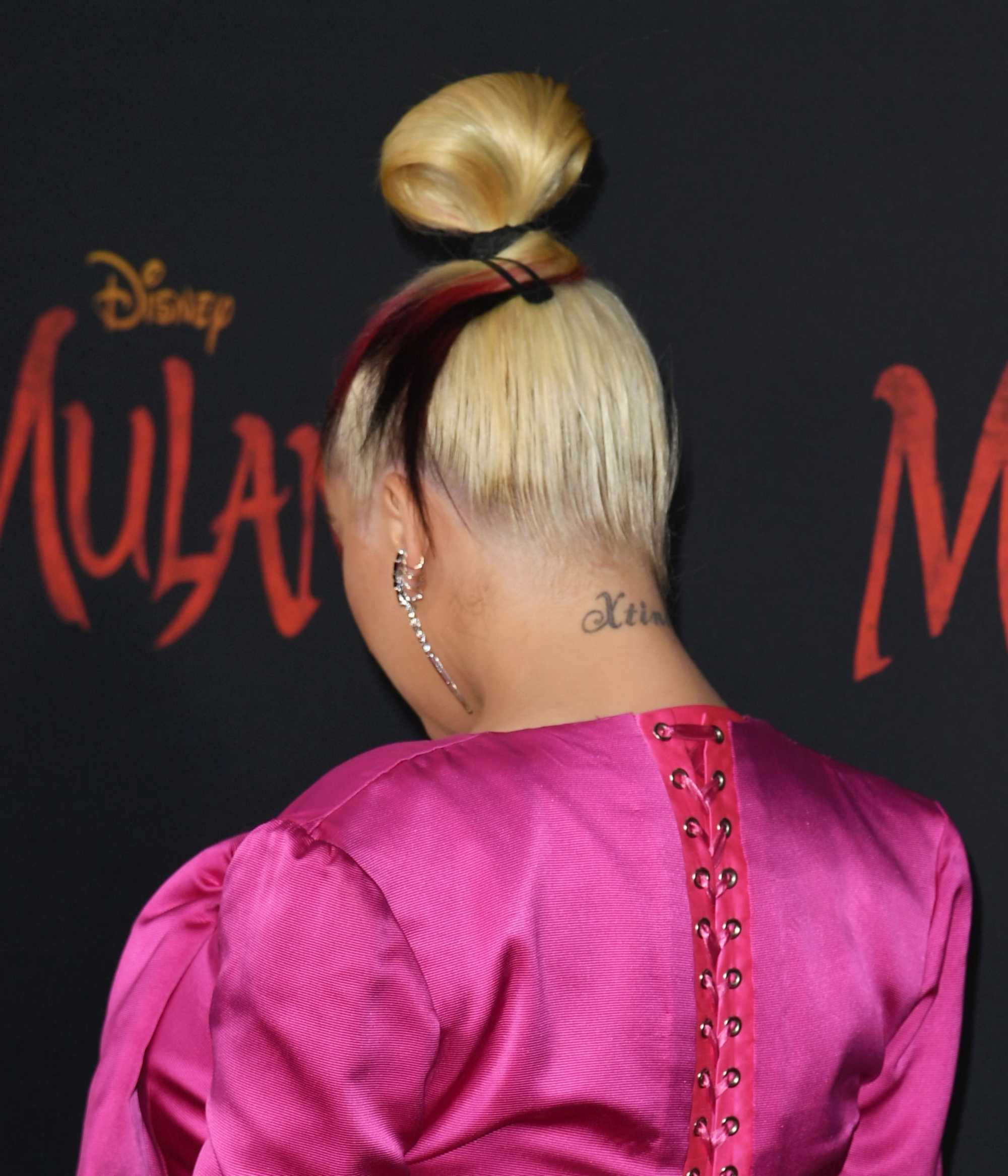 Christina_Aguilera_-_Disney_s_Mulan_Premiere_in_Hollywood2C_California__-_March_9-21.jpg