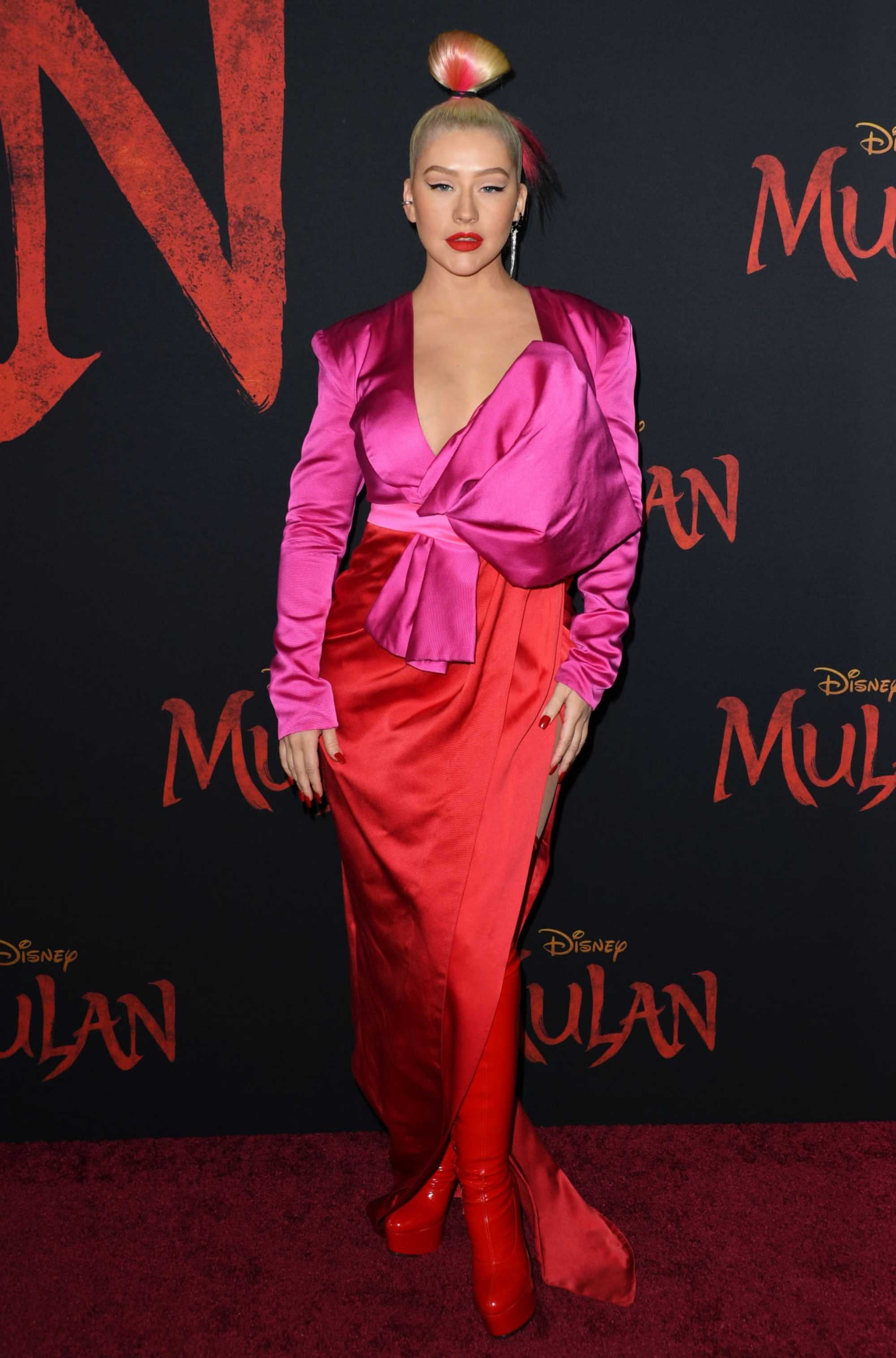 Christina_Aguilera_-_Disney_s_Mulan_Premiere_in_Hollywood2C_California__-_March_9-25.jpg