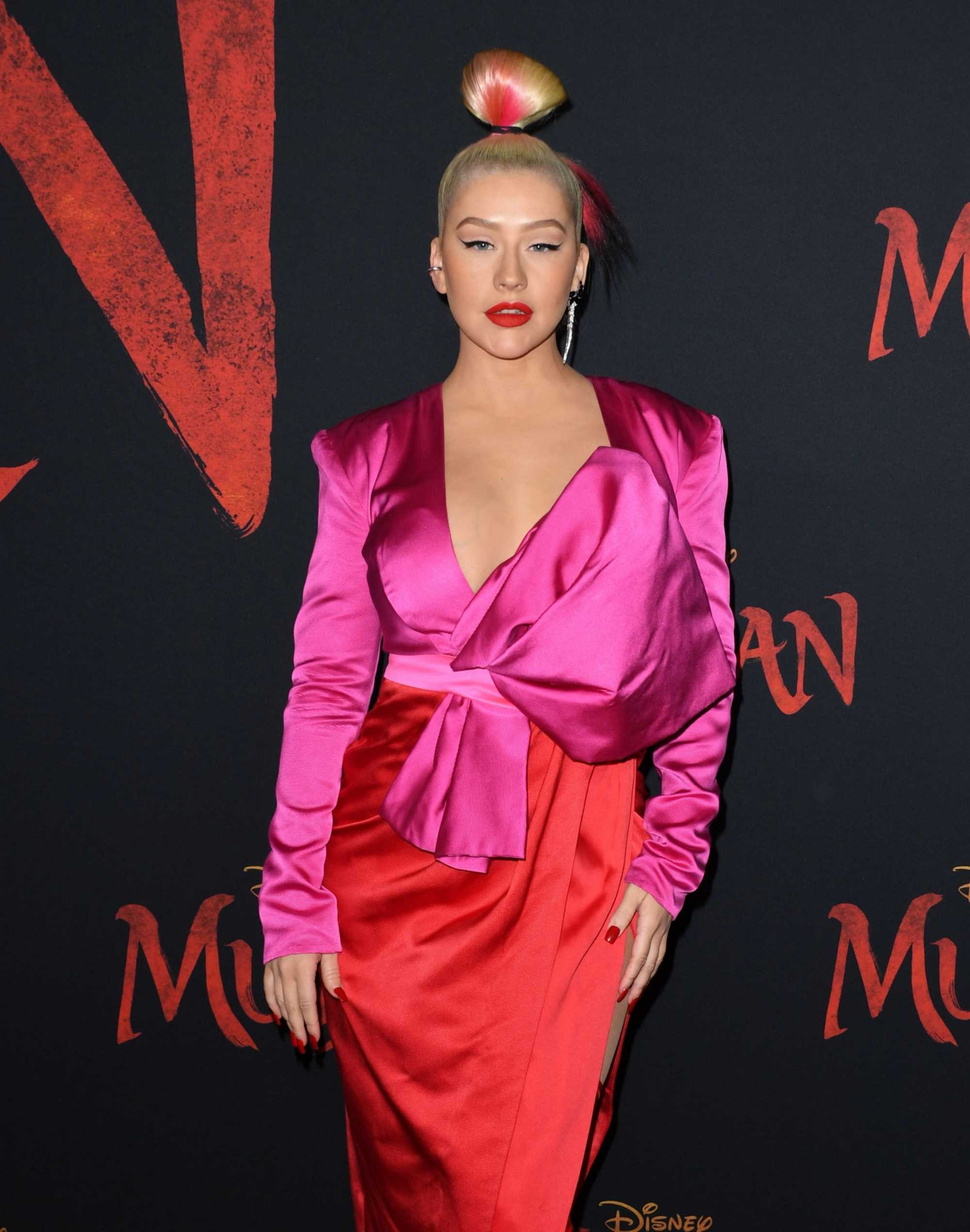 Christina_Aguilera_-_Disney_s_Mulan_Premiere_in_Hollywood2C_California__-_March_9-26.jpg