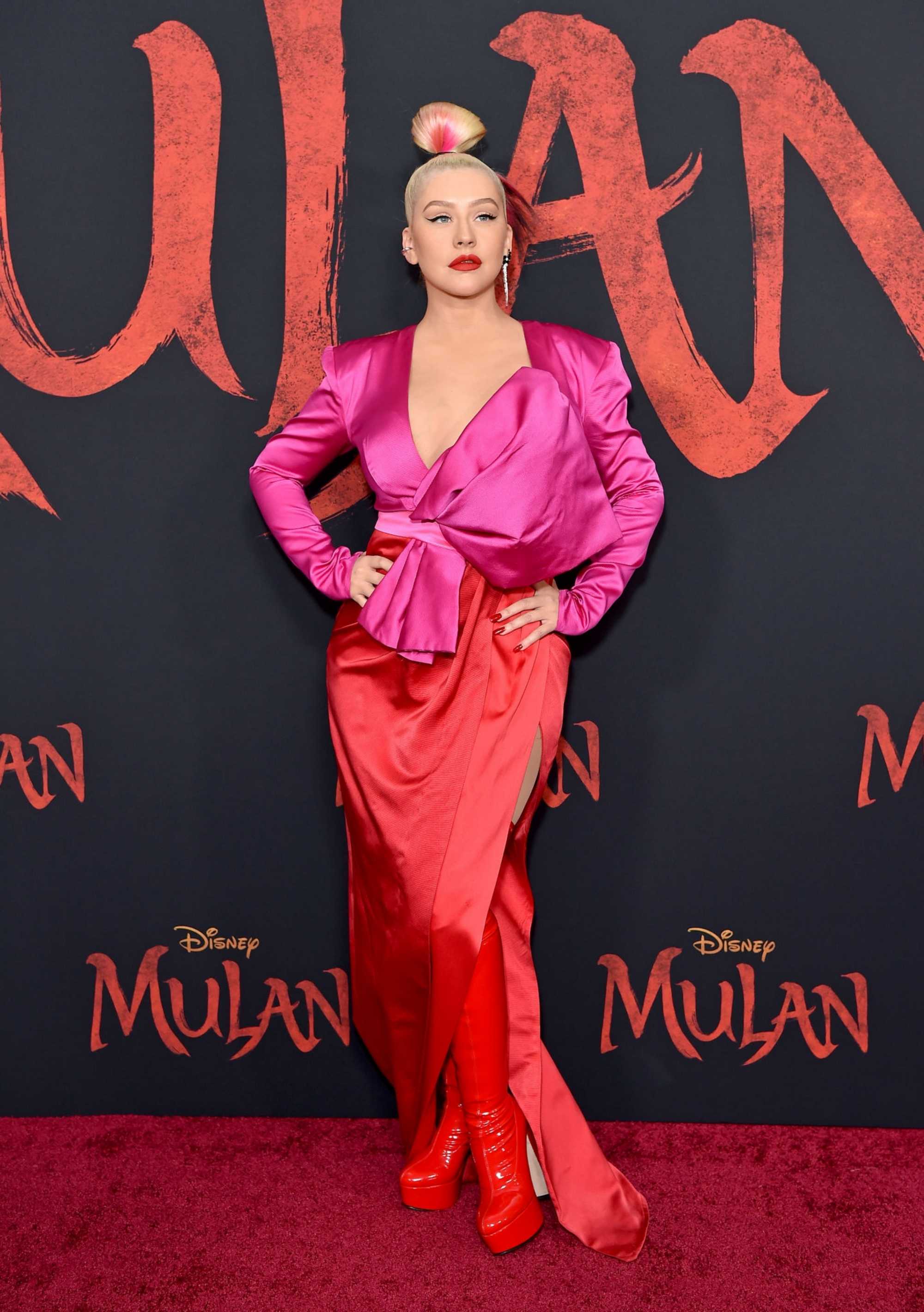 Christina_Aguilera_-_Disney_s_Mulan_Premiere_in_Hollywood2C_California__-_March_9-31.jpg
