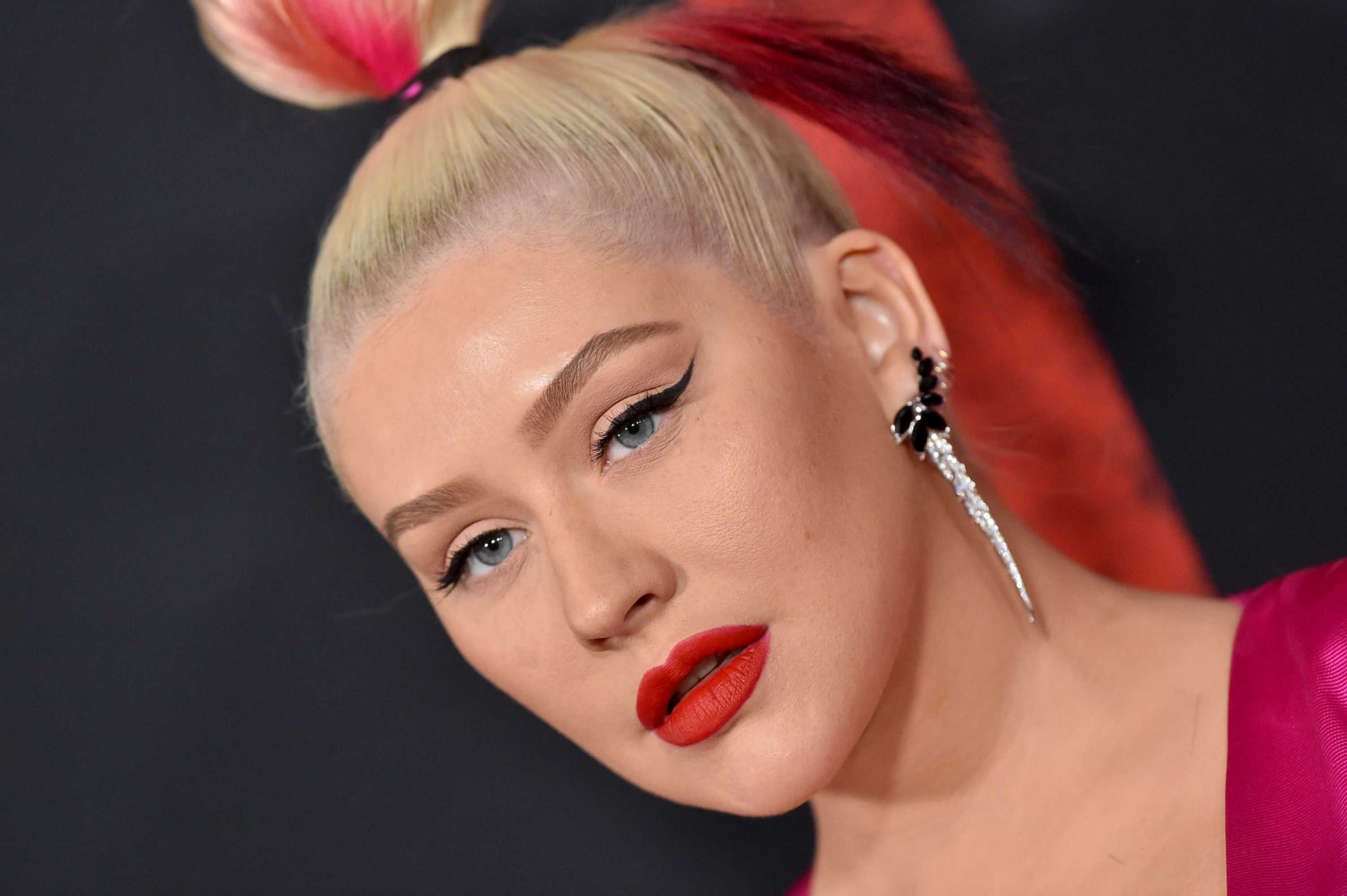Christina_Aguilera_-_Disney_s_Mulan_Premiere_in_Hollywood2C_California__-_March_9-34.jpg