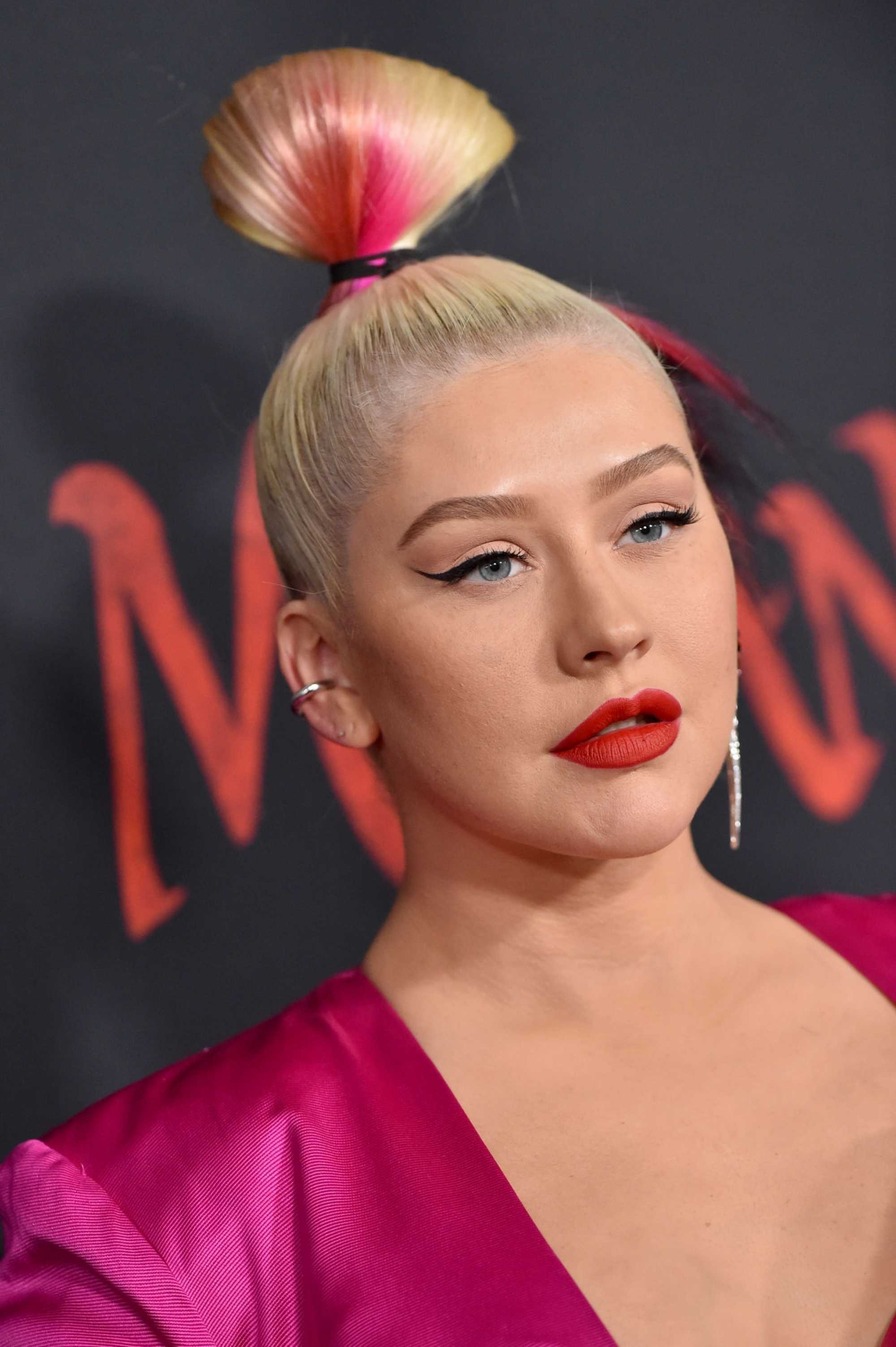 Christina_Aguilera_-_Disney_s_Mulan_Premiere_in_Hollywood2C_California__-_March_9-37.jpg