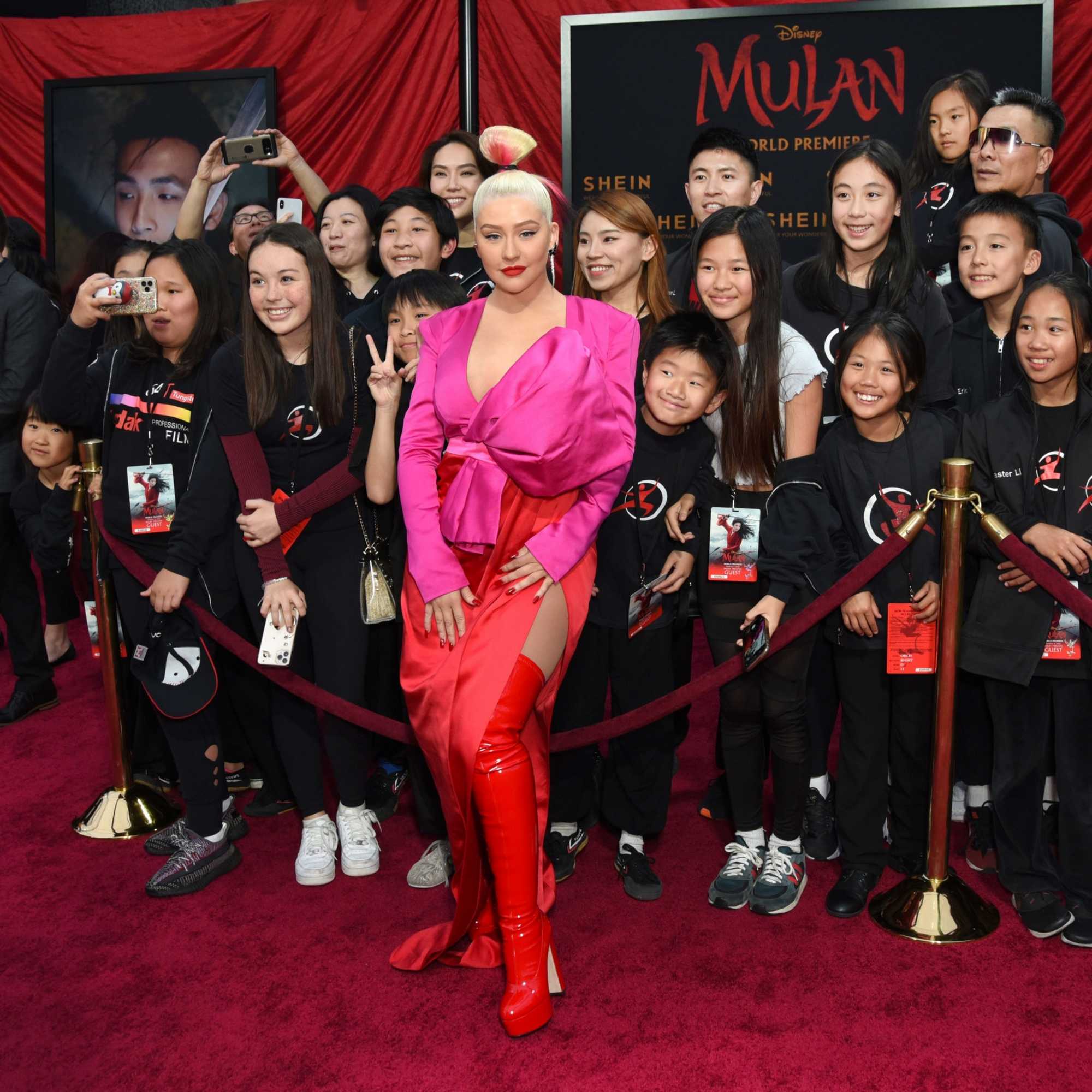Christina_Aguilera_-_Disney_s_Mulan_Premiere_in_Hollywood2C_California__-_March_9-38.jpg