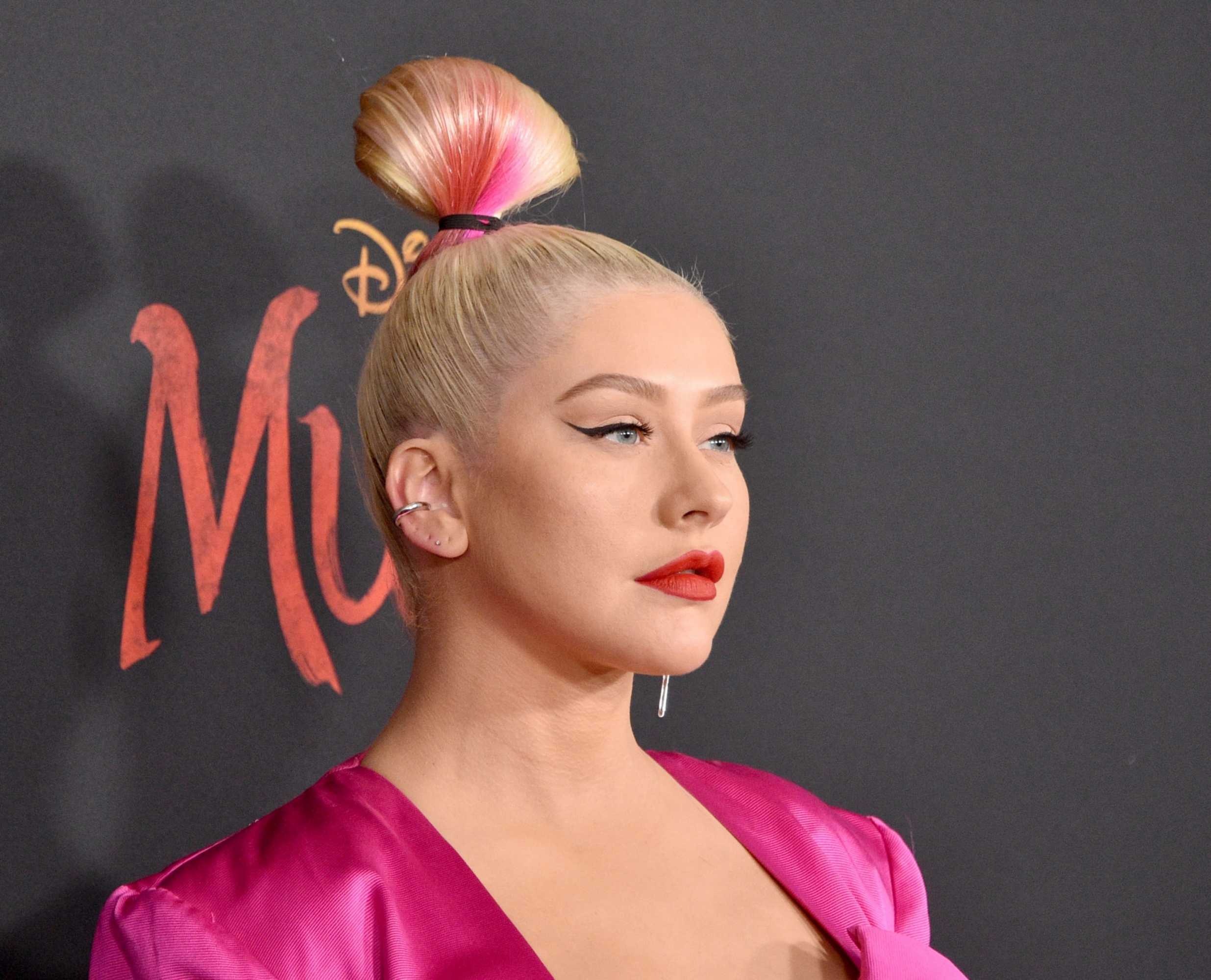 Christina_Aguilera_-_Disney_s_Mulan_Premiere_in_Hollywood2C_California__-_March_9-58.jpg