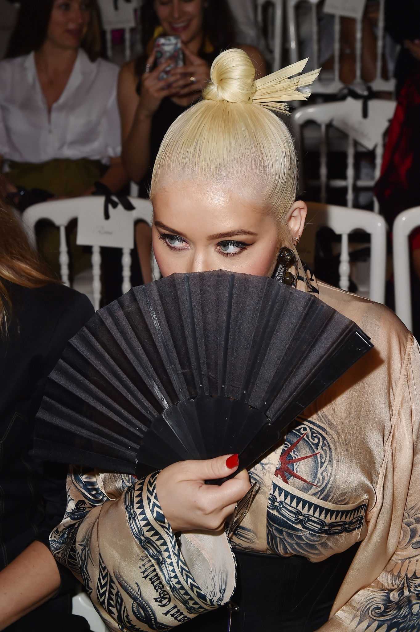 Christina_Aguilera_-_PFW_Jean_Paul_Gaultier_Haute_Couture_FallWinter_2019_2020_on_July_03-05.jpg