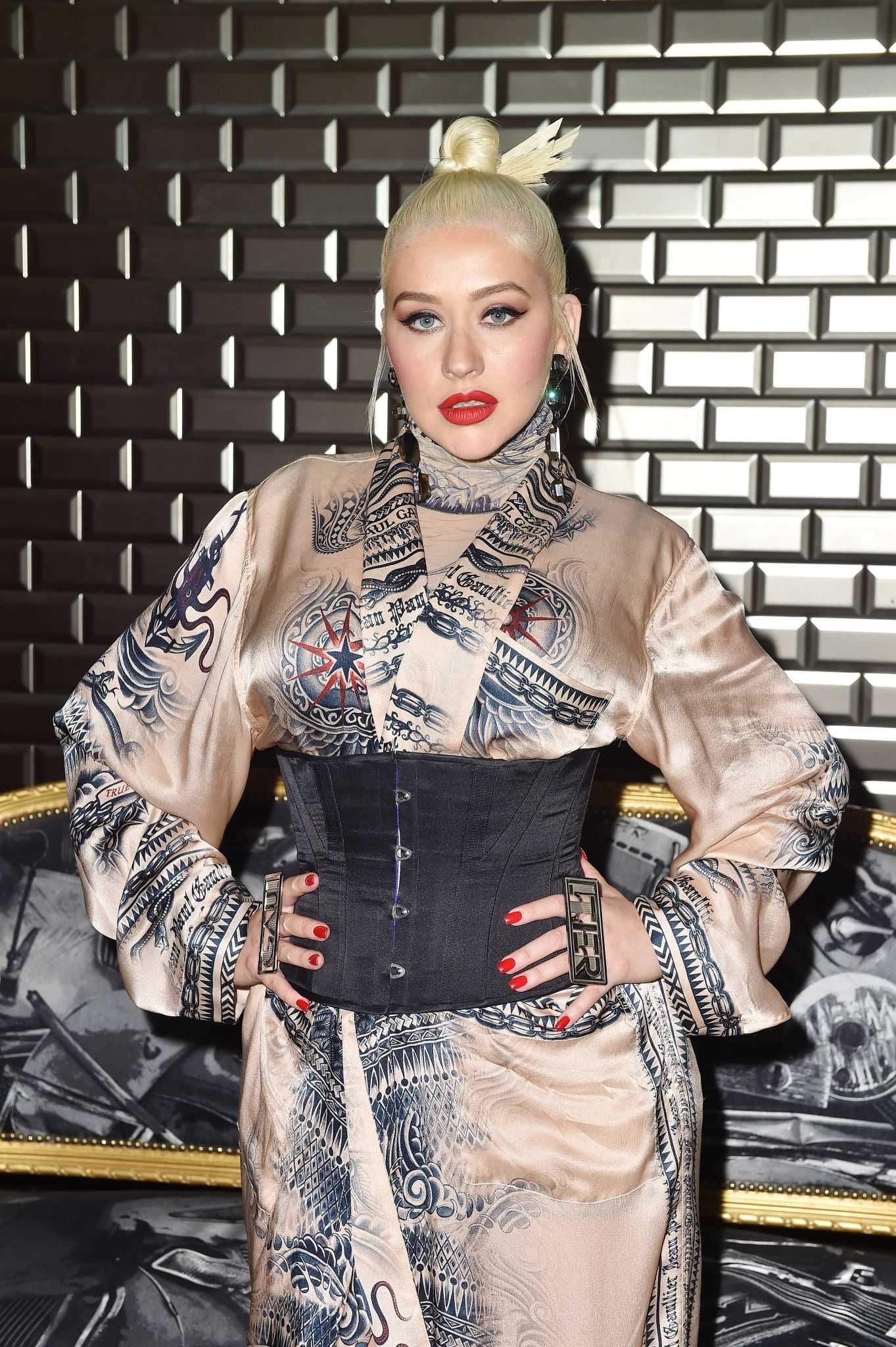 Christina_Aguilera_-_PFW_Jean_Paul_Gaultier_Haute_Couture_FallWinter_2019_2020_on_July_03-09.jpg