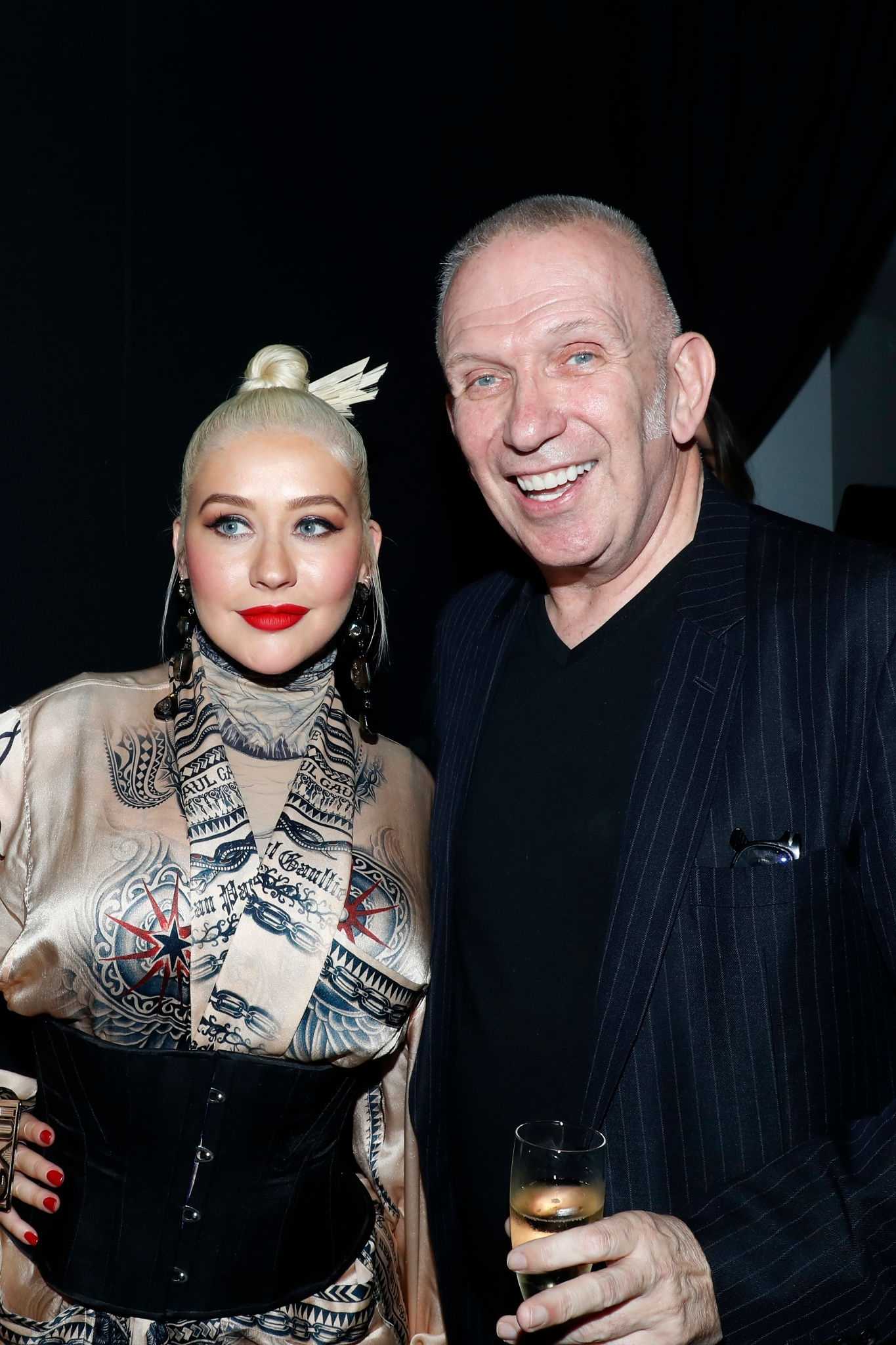 Christina_Aguilera_-_PFW_Jean_Paul_Gaultier_Haute_Couture_FallWinter_2019_2020_on_July_03-24.jpg