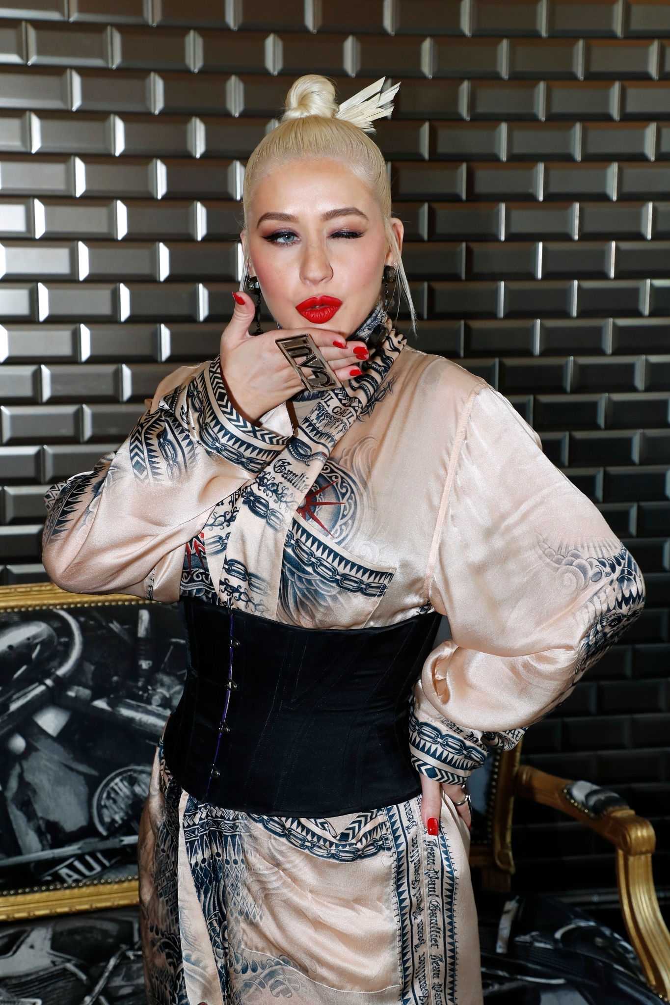 Christina_Aguilera_-_PFW_Jean_Paul_Gaultier_Haute_Couture_FallWinter_2019_2020_on_July_03-48.jpg
