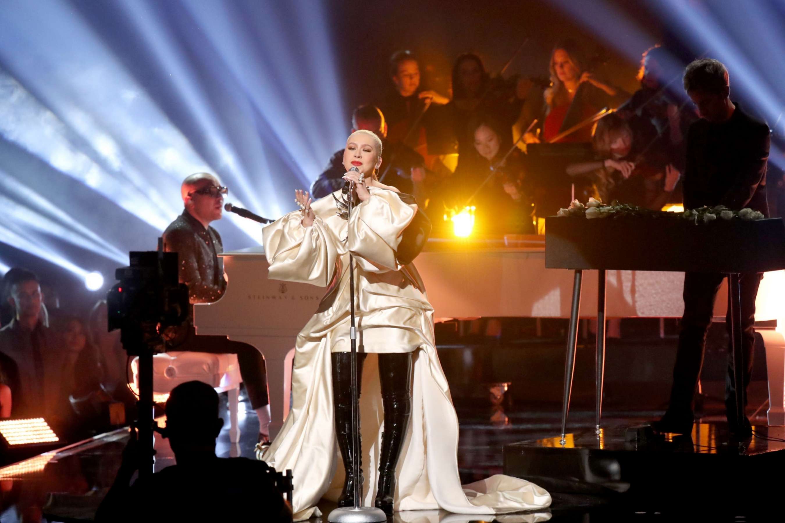 Christina_Aguilera_-_Performs_at_2019_American_Music_Awards_at_Microsoft_Theater_on_November_242C_2019-19.jpg