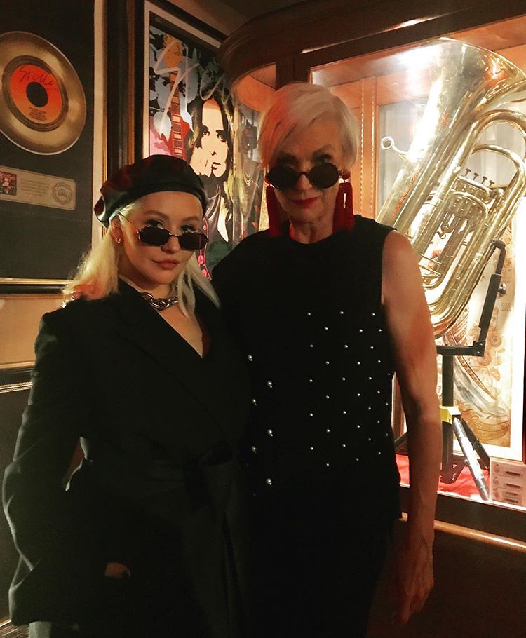 Christina_Aguilera_-_Stella_McCartney_Show_Behind_the_scenes_01.jpg