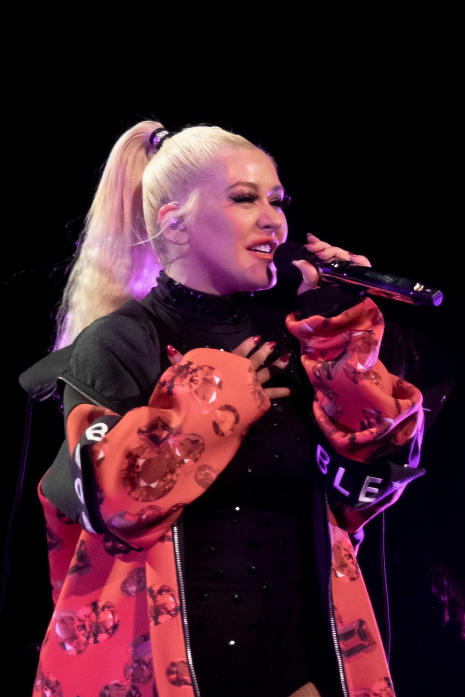 Christina_Aguilera_-_The_X_Tour_in_London2C_England_November_102C_2019-05.jpg