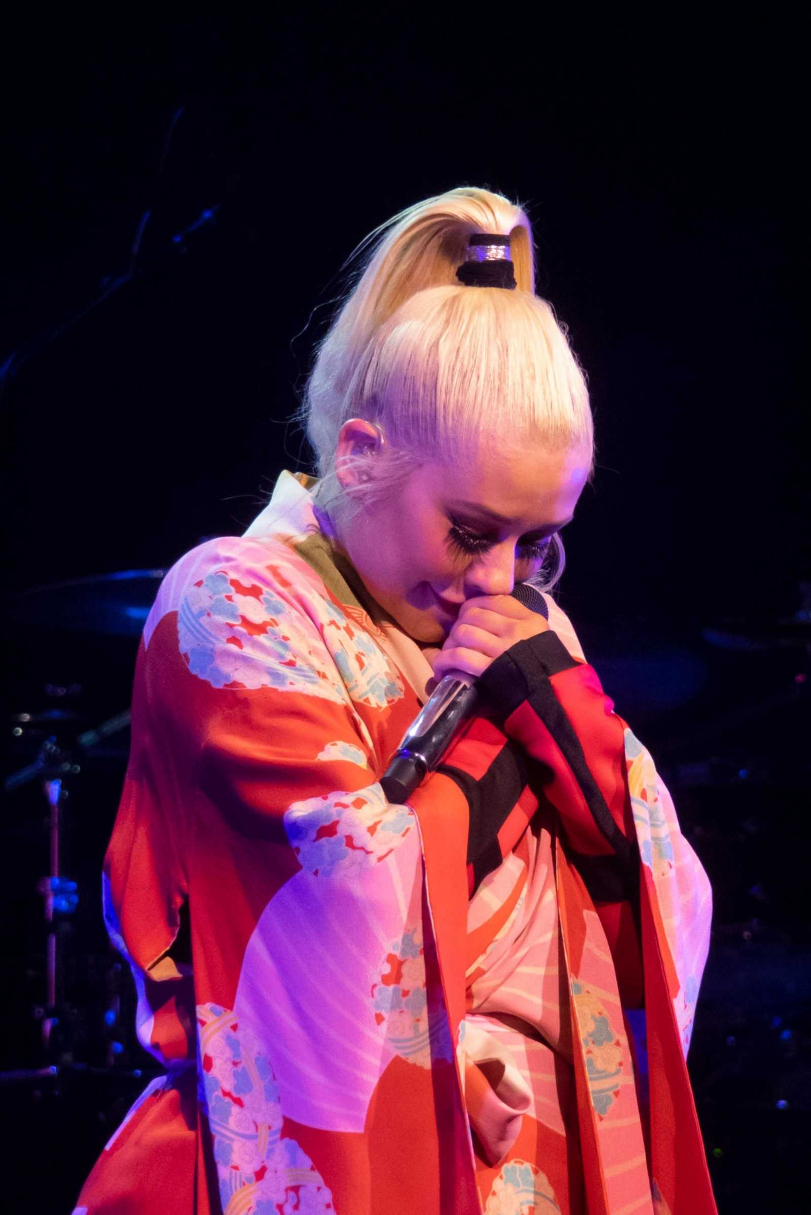 Christina_Aguilera_-_The_X_Tour_in_London2C_England_November_102C_2019-06.jpg