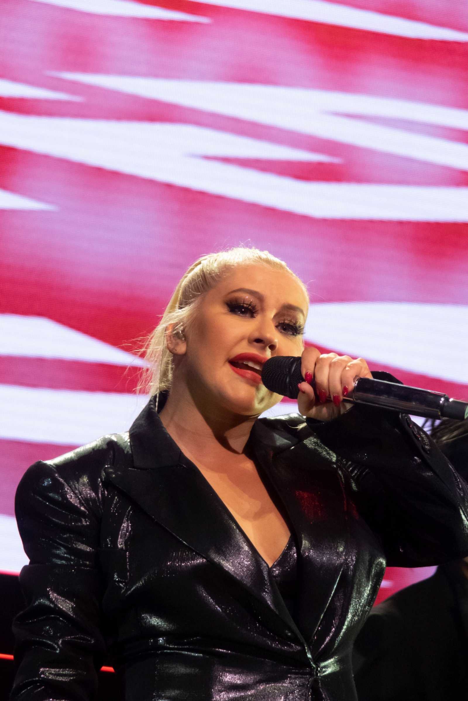 Christina_Aguilera_-_The_X_Tour_in_London2C_England_November_102C_2019-18.jpg