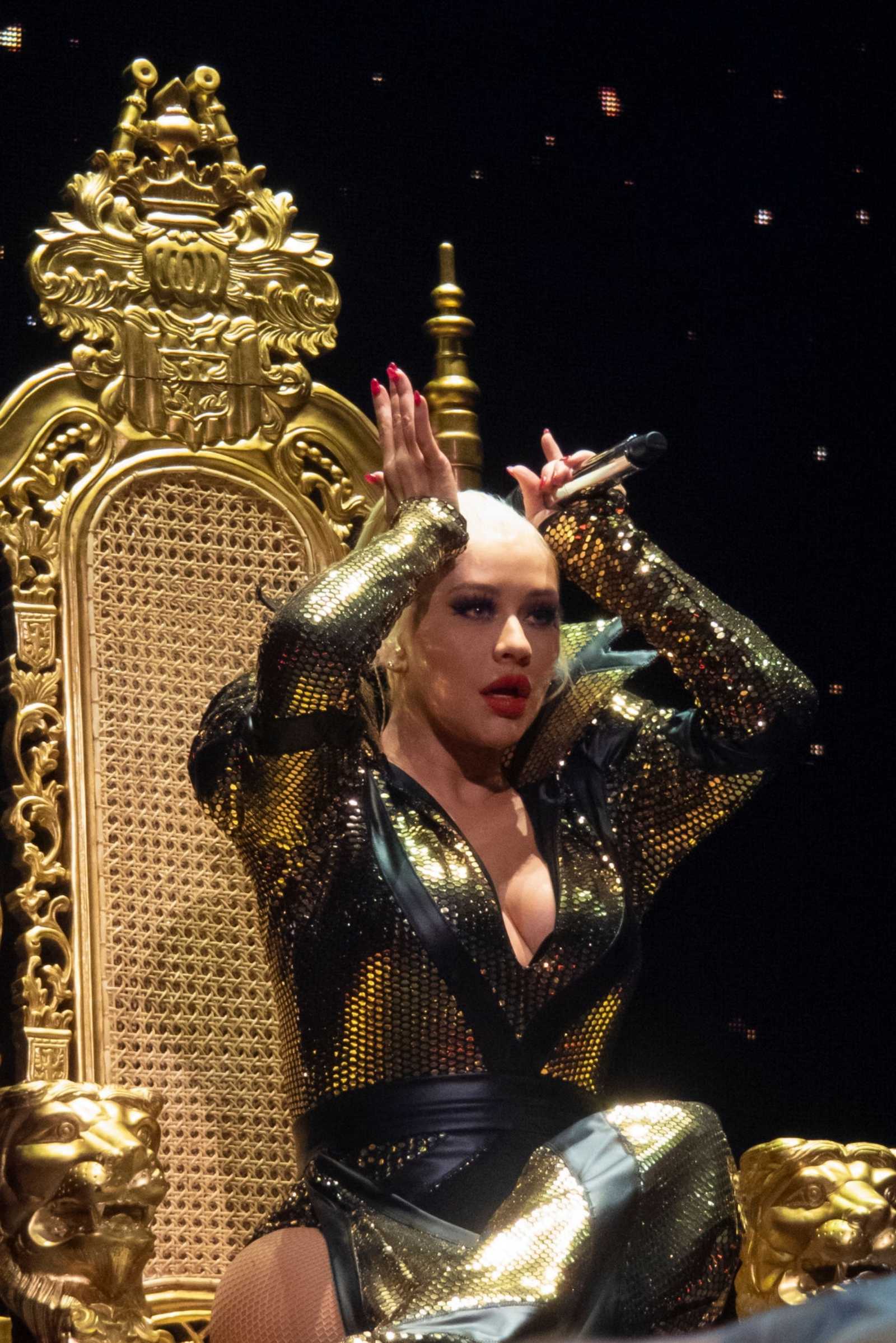 Christina_Aguilera_-_The_X_Tour_in_London2C_England_November_102C_2019-36.jpg