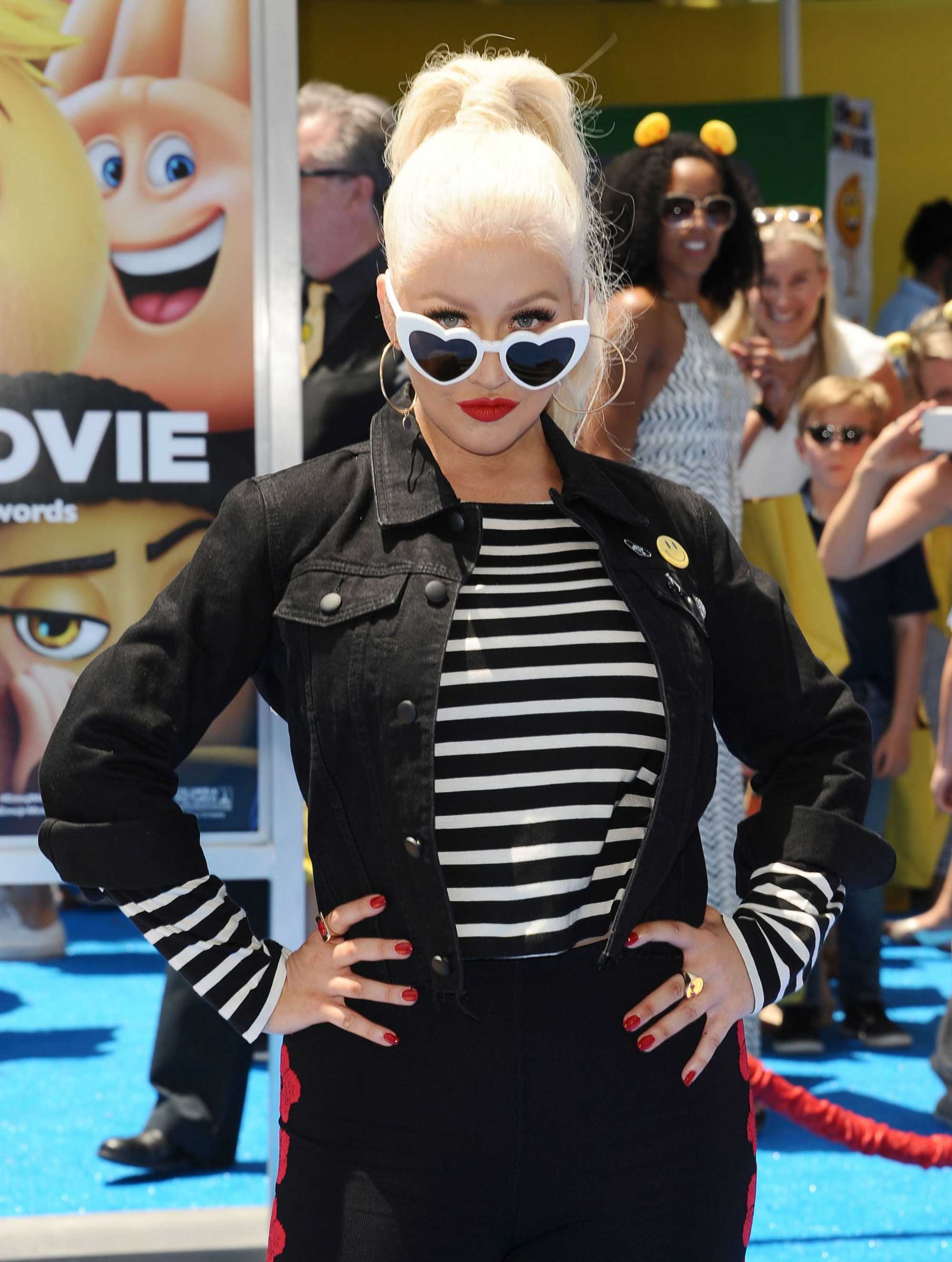 Christina_Aguilera_-__Emoji__Premiere_in_Los_Angeles_on_July_23-122.jpg