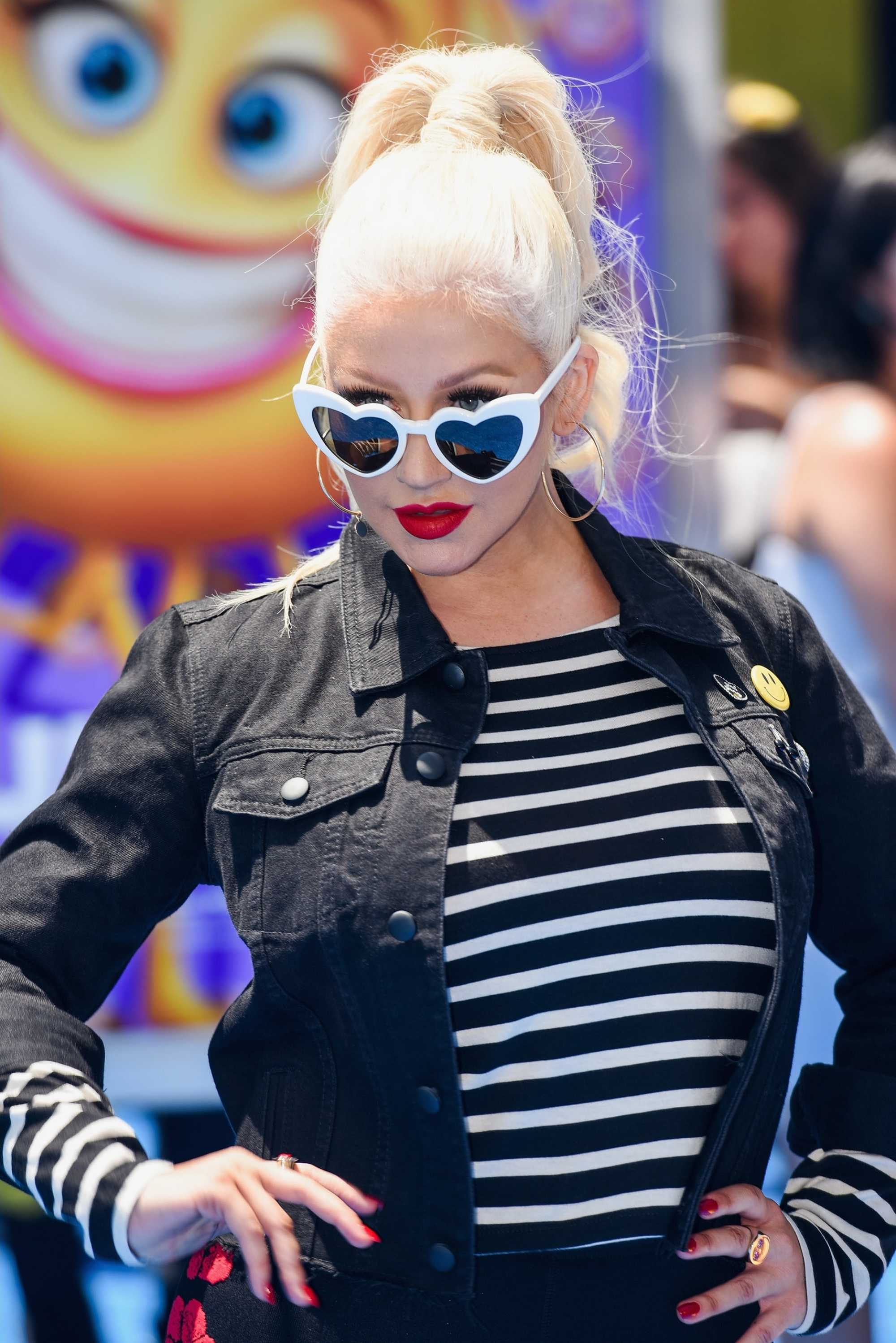 Christina_Aguilera_-__Emoji__Premiere_in_Los_Angeles_on_July_23-130.jpg