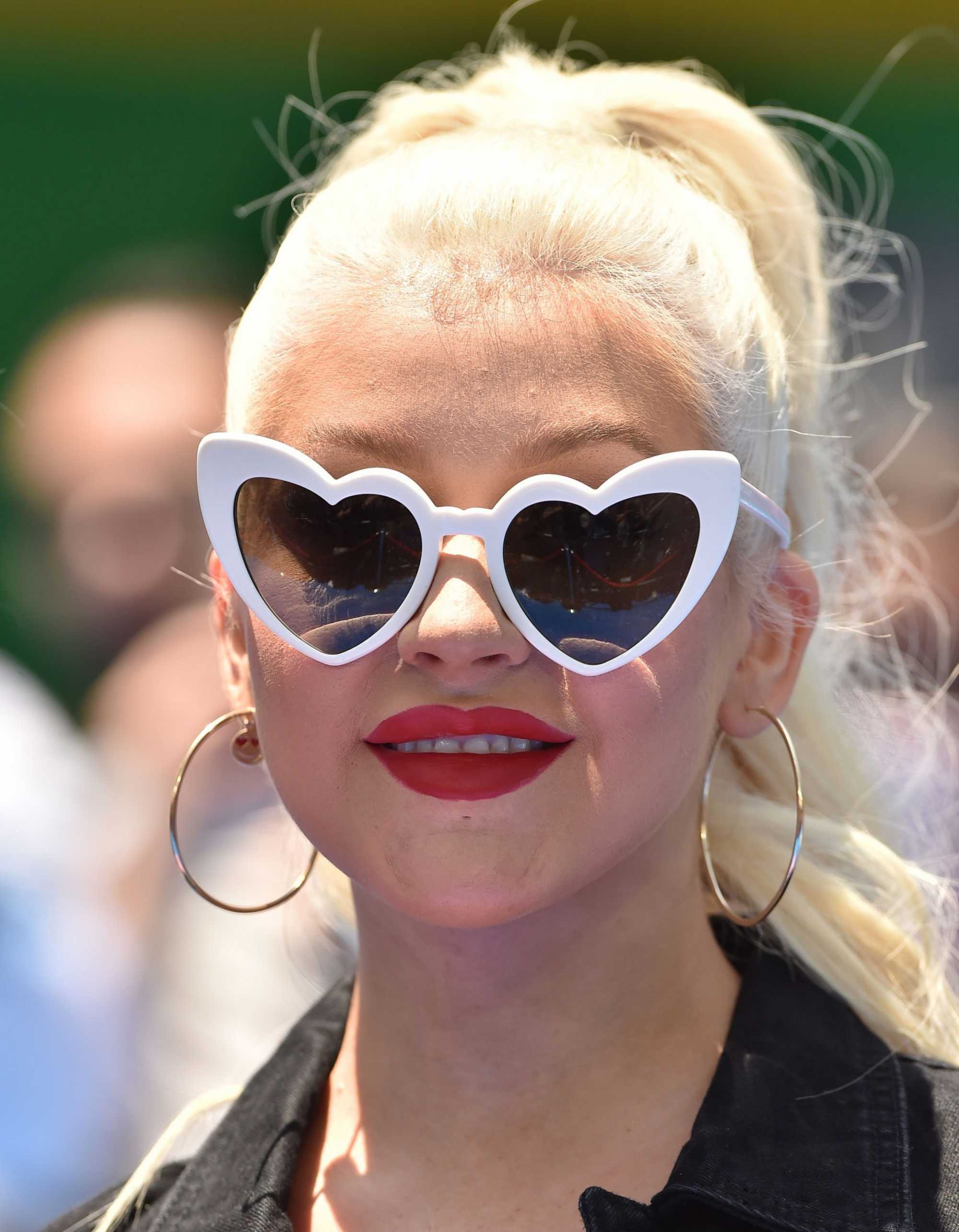 Christina_Aguilera_-__Emoji__Premiere_in_Los_Angeles_on_July_23-137.jpg