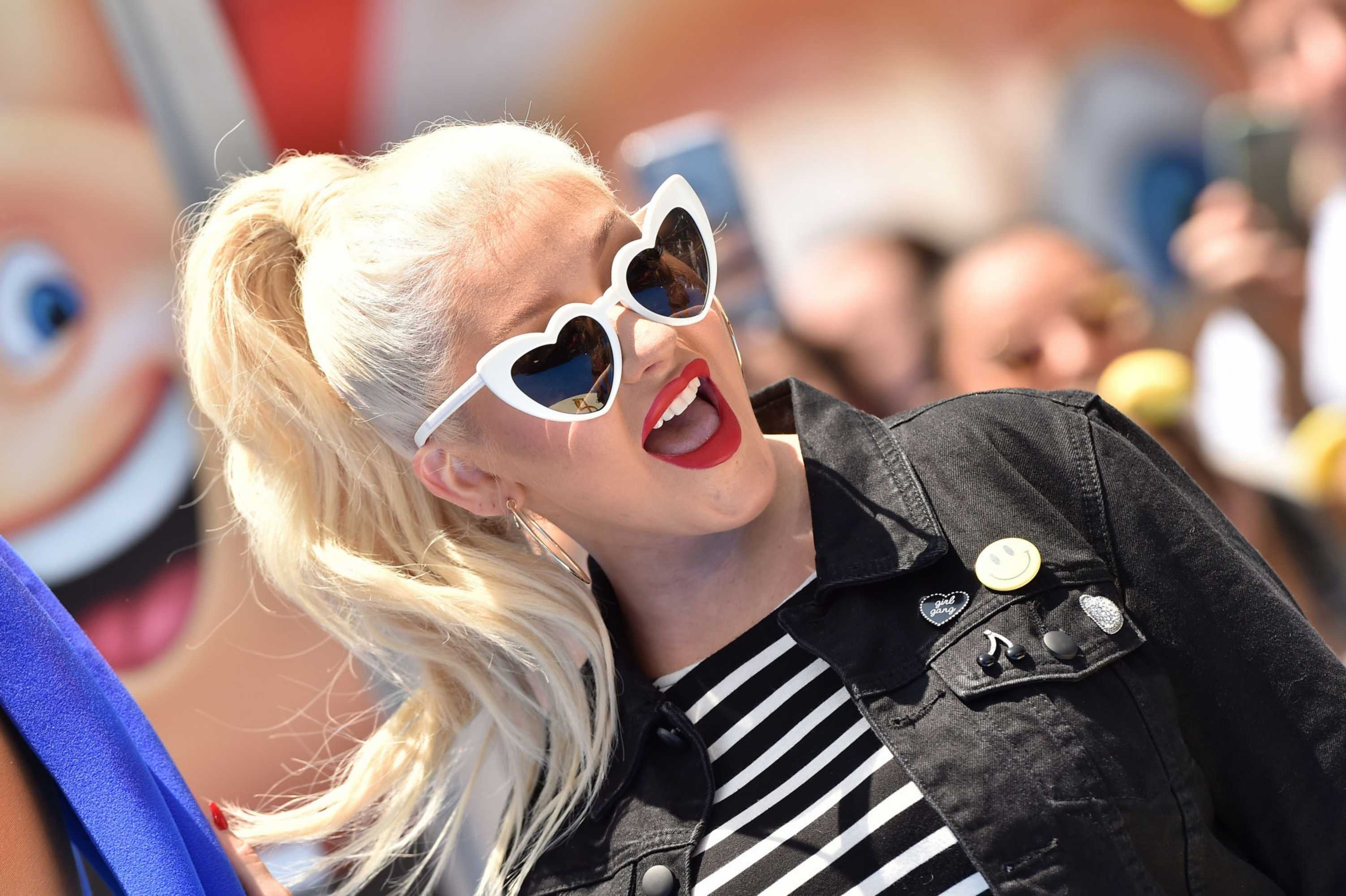 Christina_Aguilera_-__Emoji__Premiere_in_Los_Angeles_on_July_23-152.jpg