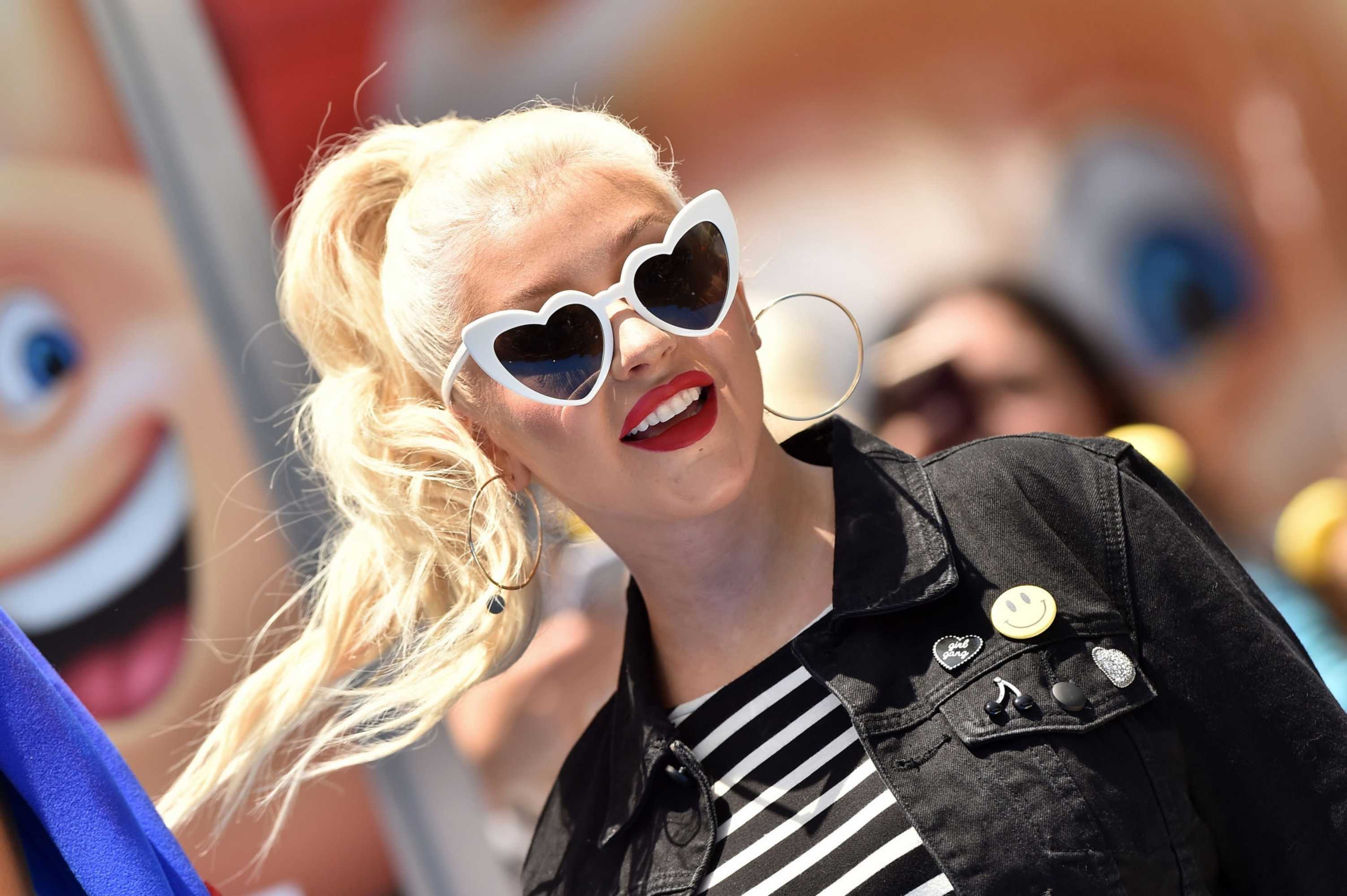Christina_Aguilera_-__Emoji__Premiere_in_Los_Angeles_on_July_23-171.jpg