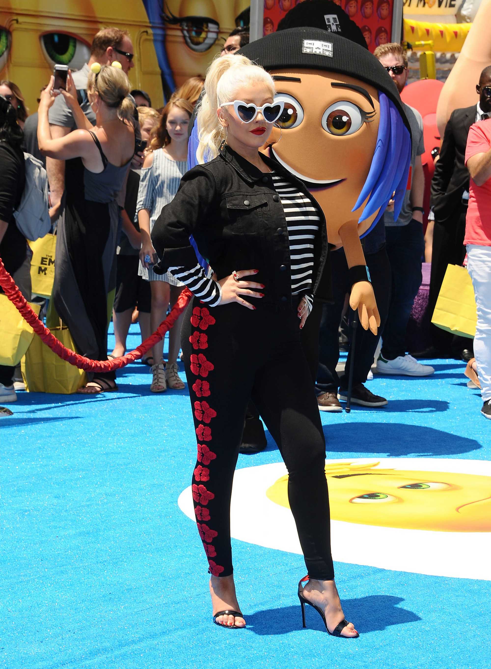 Christina_Aguilera_-__Emoji__Premiere_in_Los_Angeles_on_July_23-176.jpg
