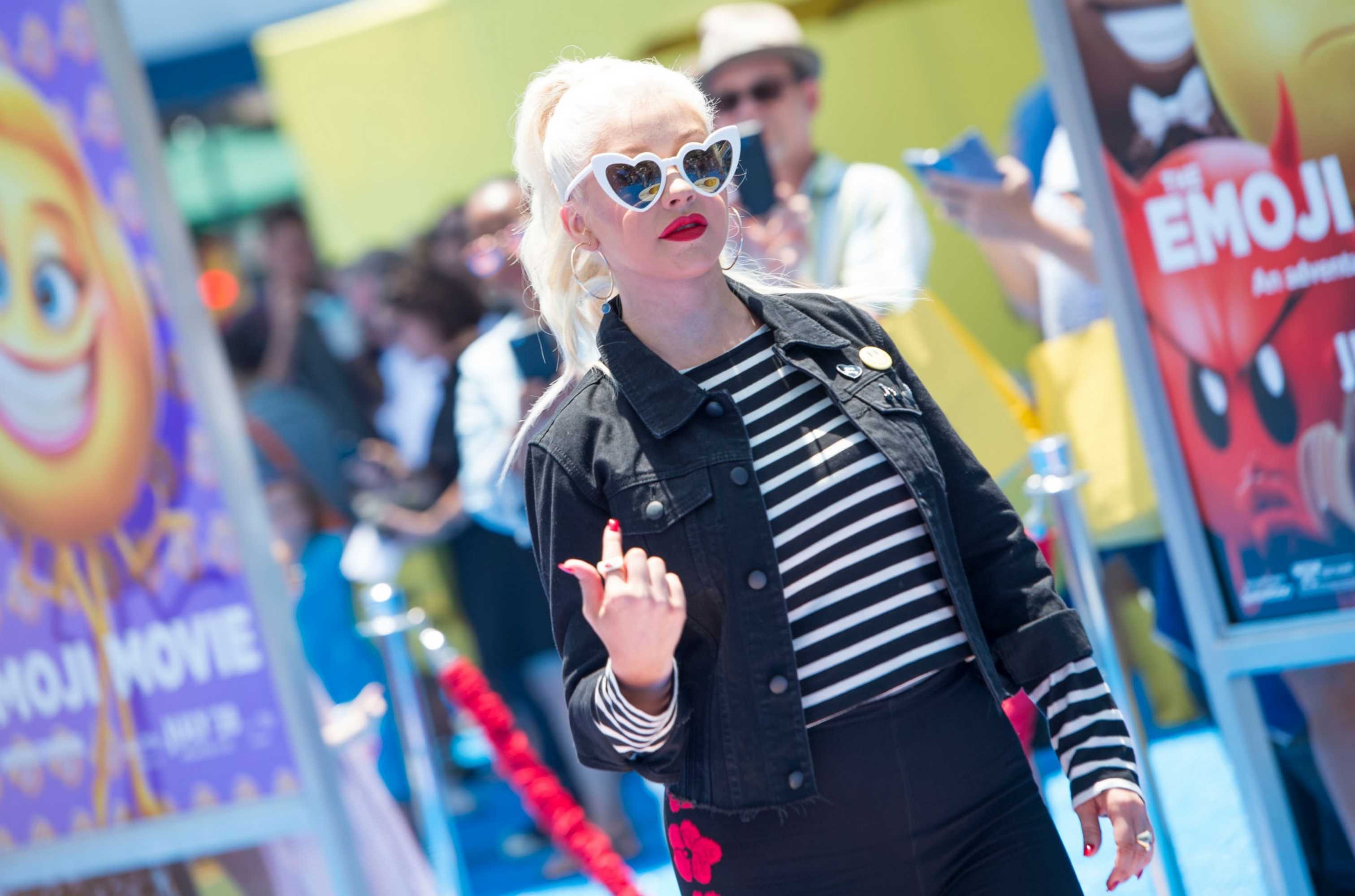 Christina_Aguilera_-__Emoji__Premiere_in_Los_Angeles_on_July_23-53.jpg