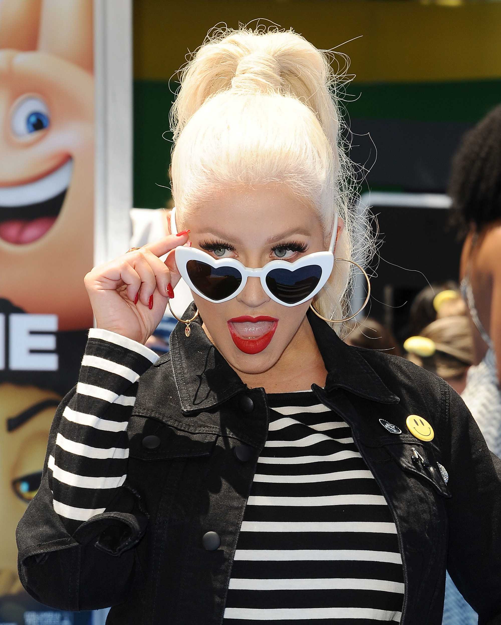 Christina_Aguilera_-__Emoji__Premiere_in_Los_Angeles_on_July_23-85.jpg