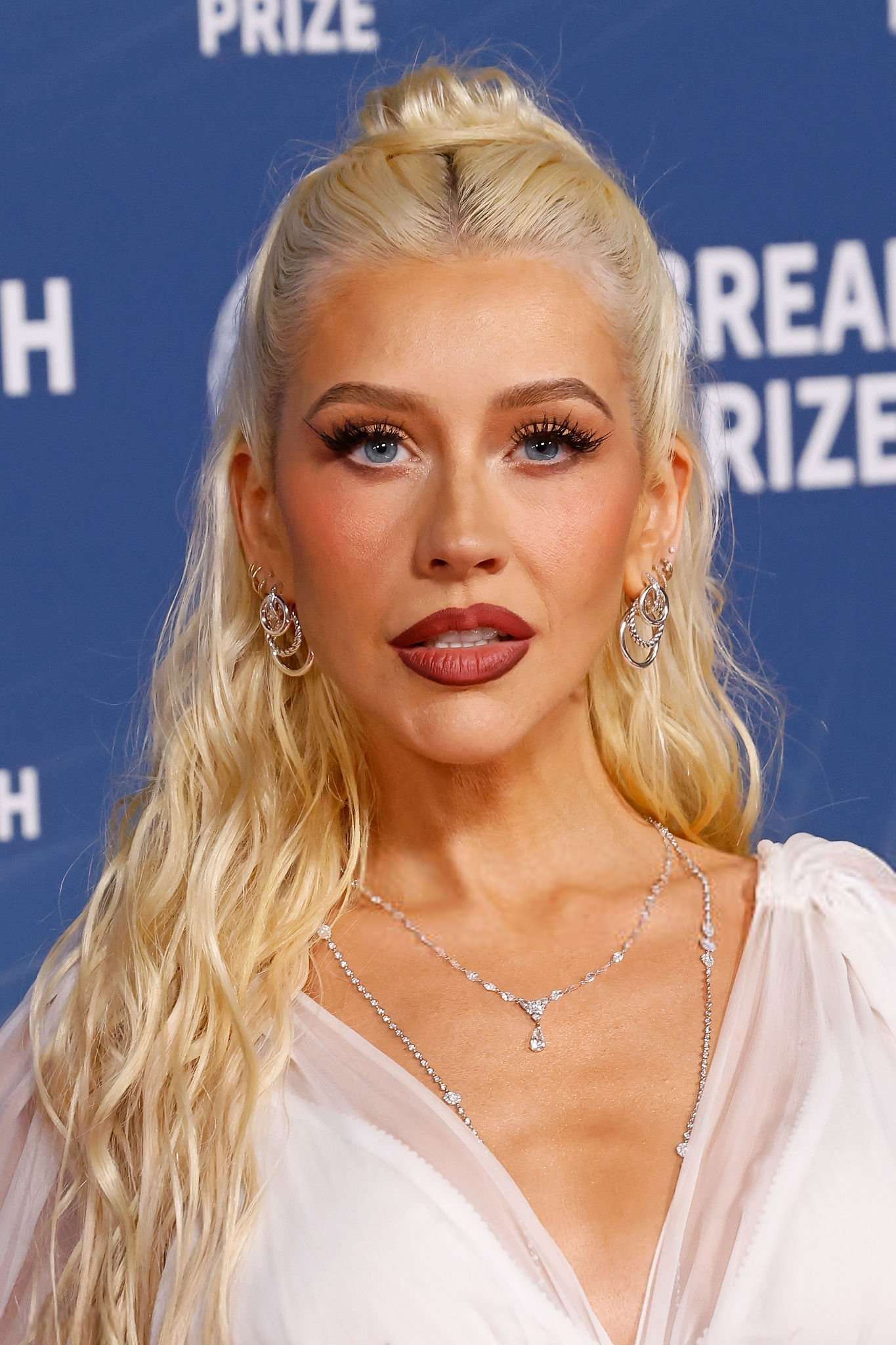 Christina_Aguilera_-_attends_the_11th_Breakthrough_Prize_Ceremony2C_Santa_Monica_CA_-_April_52C_2025_31.jpg