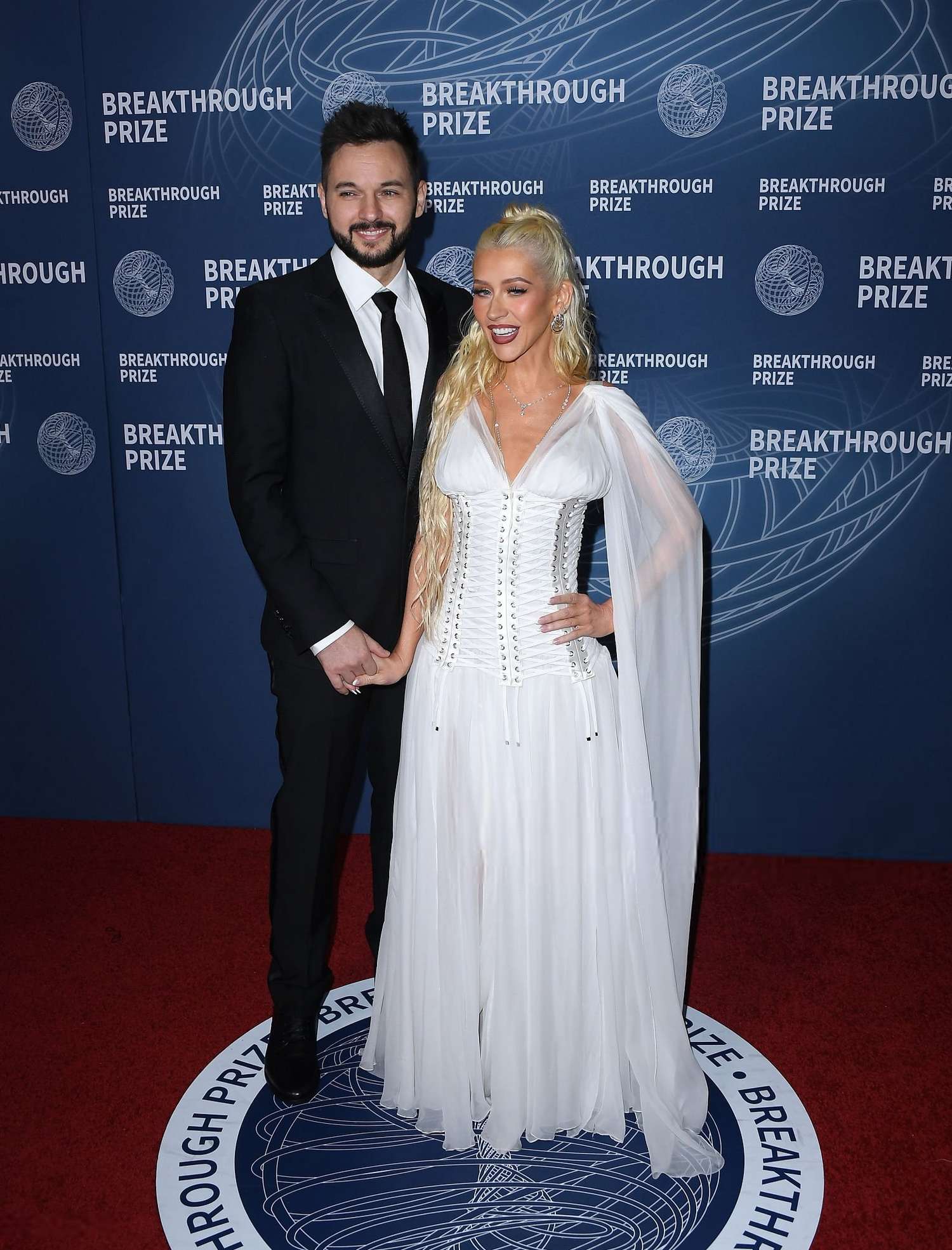Christina_Aguilera_-_attends_the_11th_Breakthrough_Prize_Ceremony2C_Santa_Monica_CA_-_April_52C_2025_59.jpg