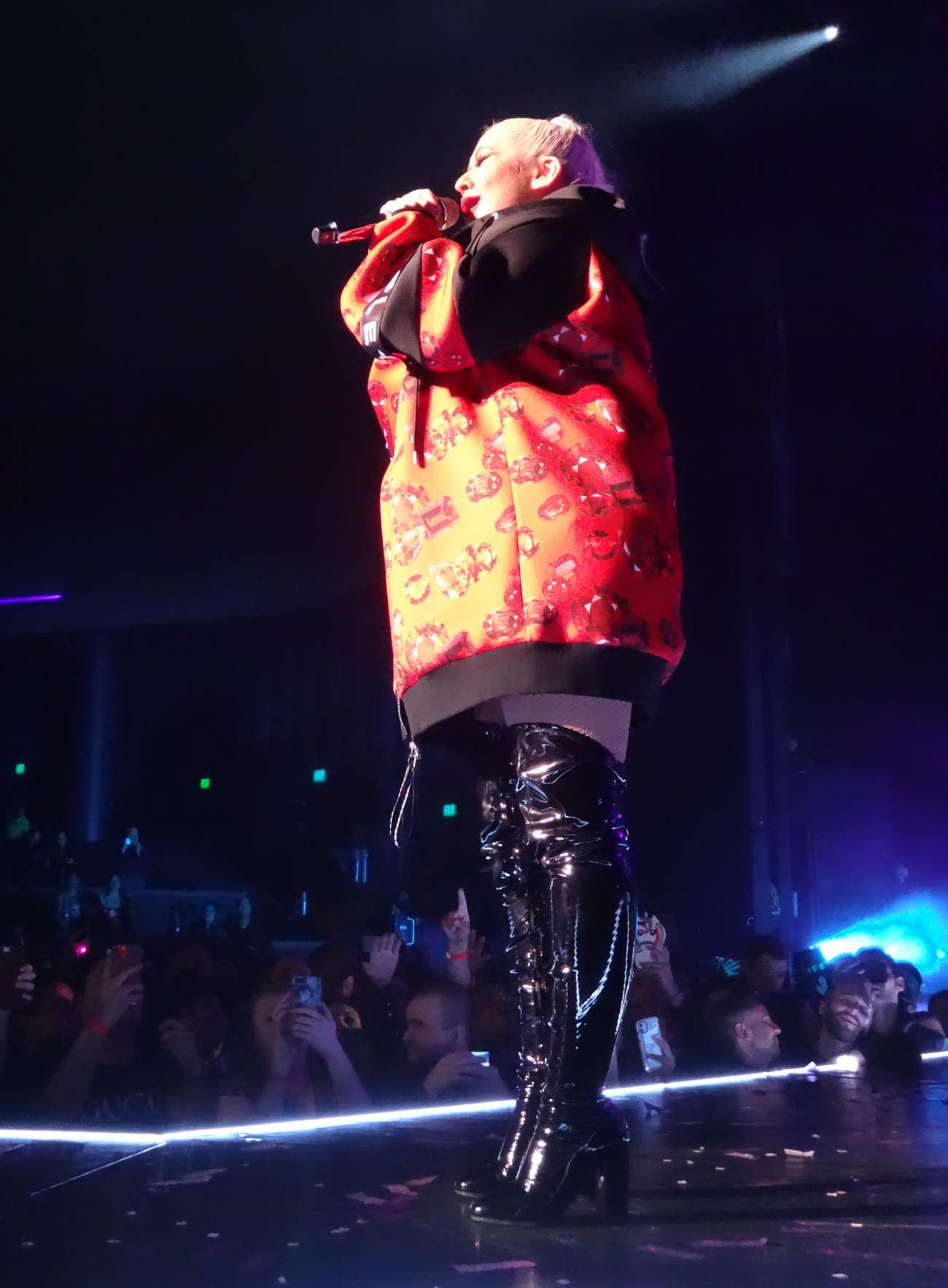 Christina_Aguilera_-_performing_for_a_New_Year_s_Eve_Performance_at_Zappos_Theatre_in_Las_Vegas2C_NV__12312019-17.jpg