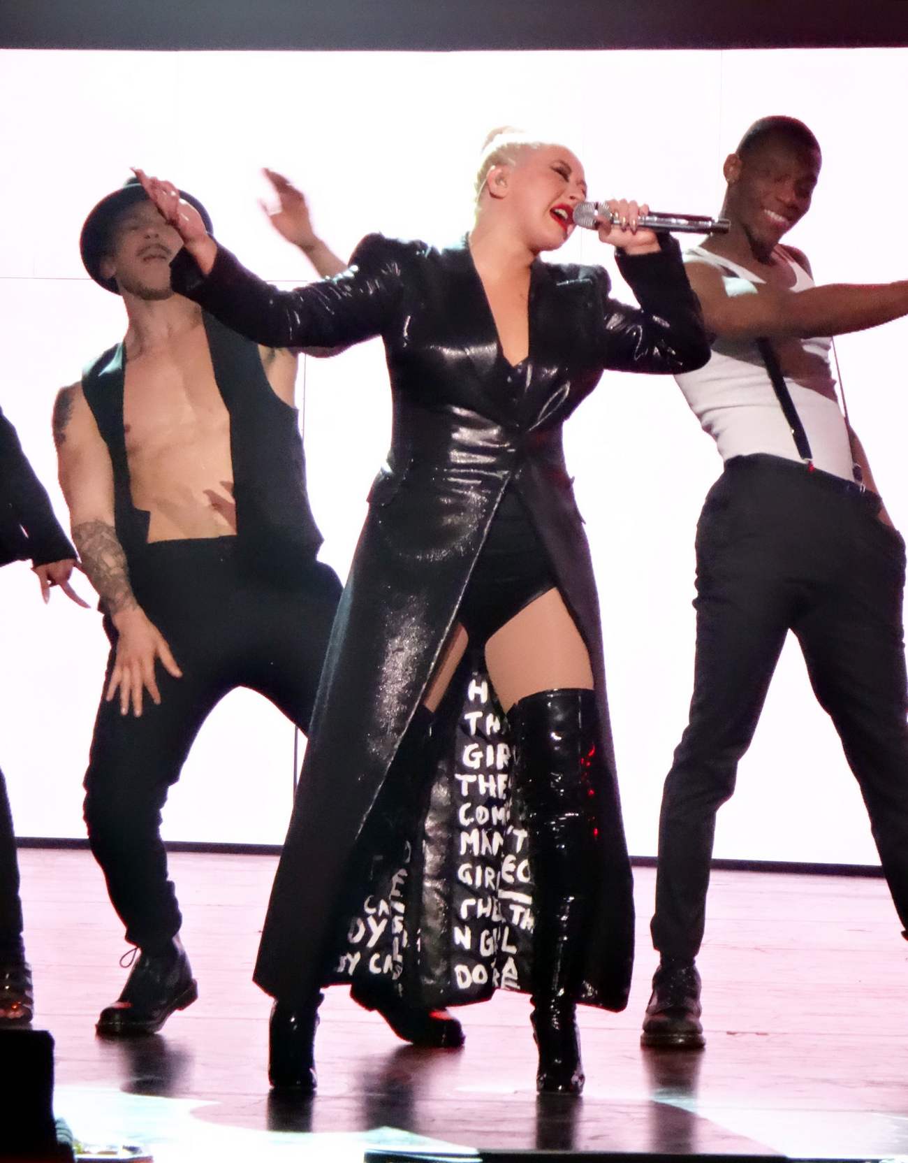 Christina_Aguilera_-_performing_for_a_New_Year_s_Eve_Performance_at_Zappos_Theatre_in_Las_Vegas2C_NV__12312019-21.jpg