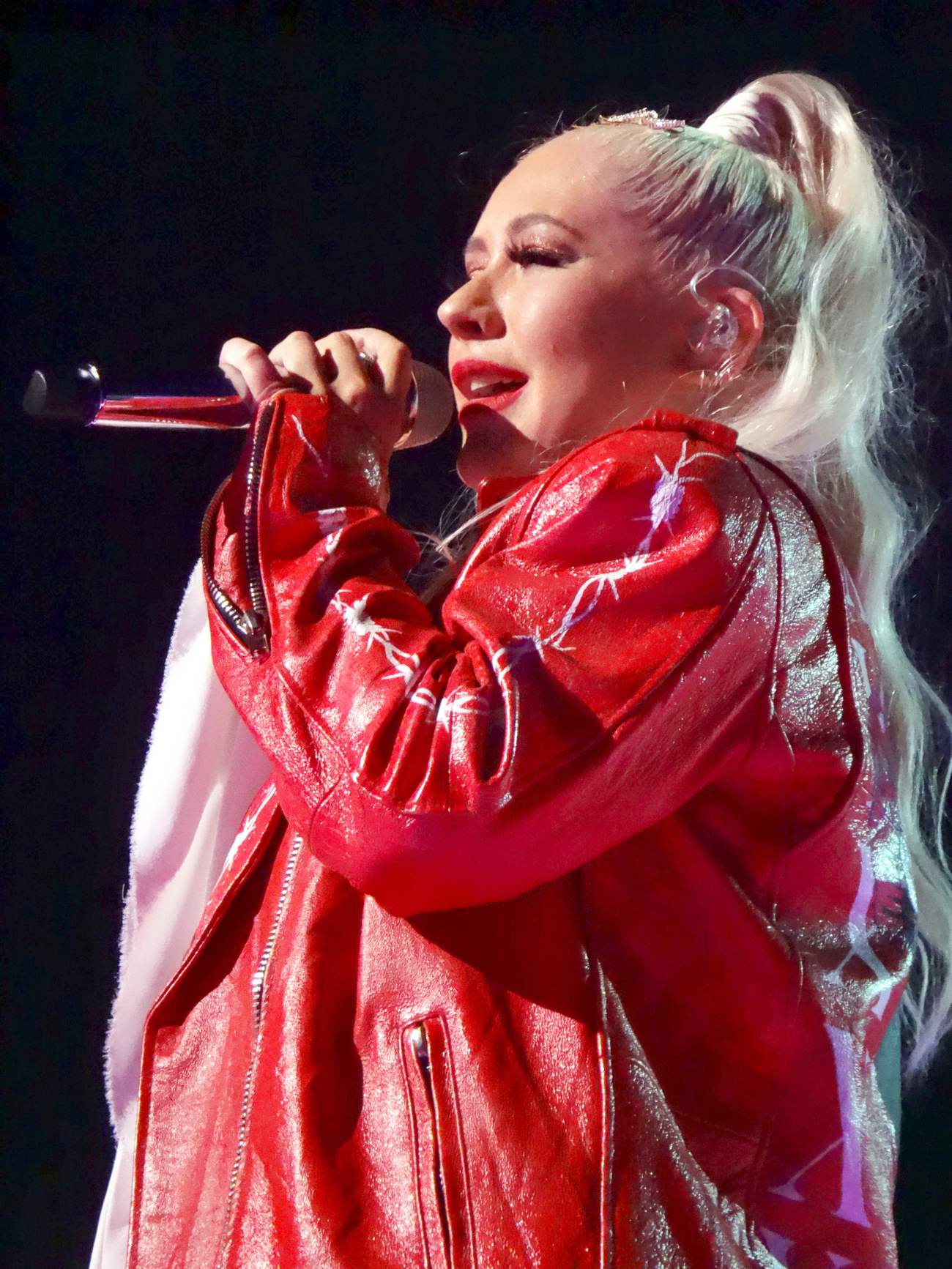 Christina_Aguilera_-_performing_for_a_New_Year_s_Eve_Performance_at_Zappos_Theatre_in_Las_Vegas2C_NV__12312019-25.jpg