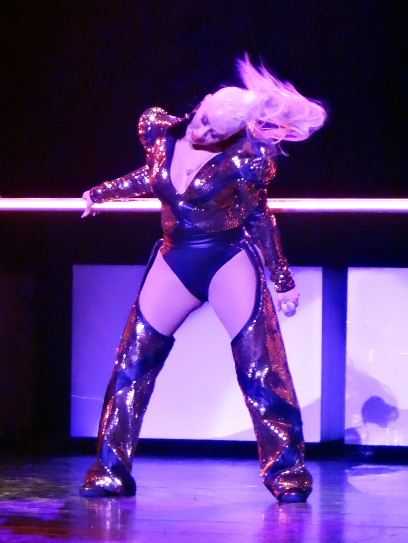 Christina_Aguilera_-_performing_for_a_New_Year_s_Eve_Performance_at_Zappos_Theatre_in_Las_Vegas2C_NV__12312019-34.jpg