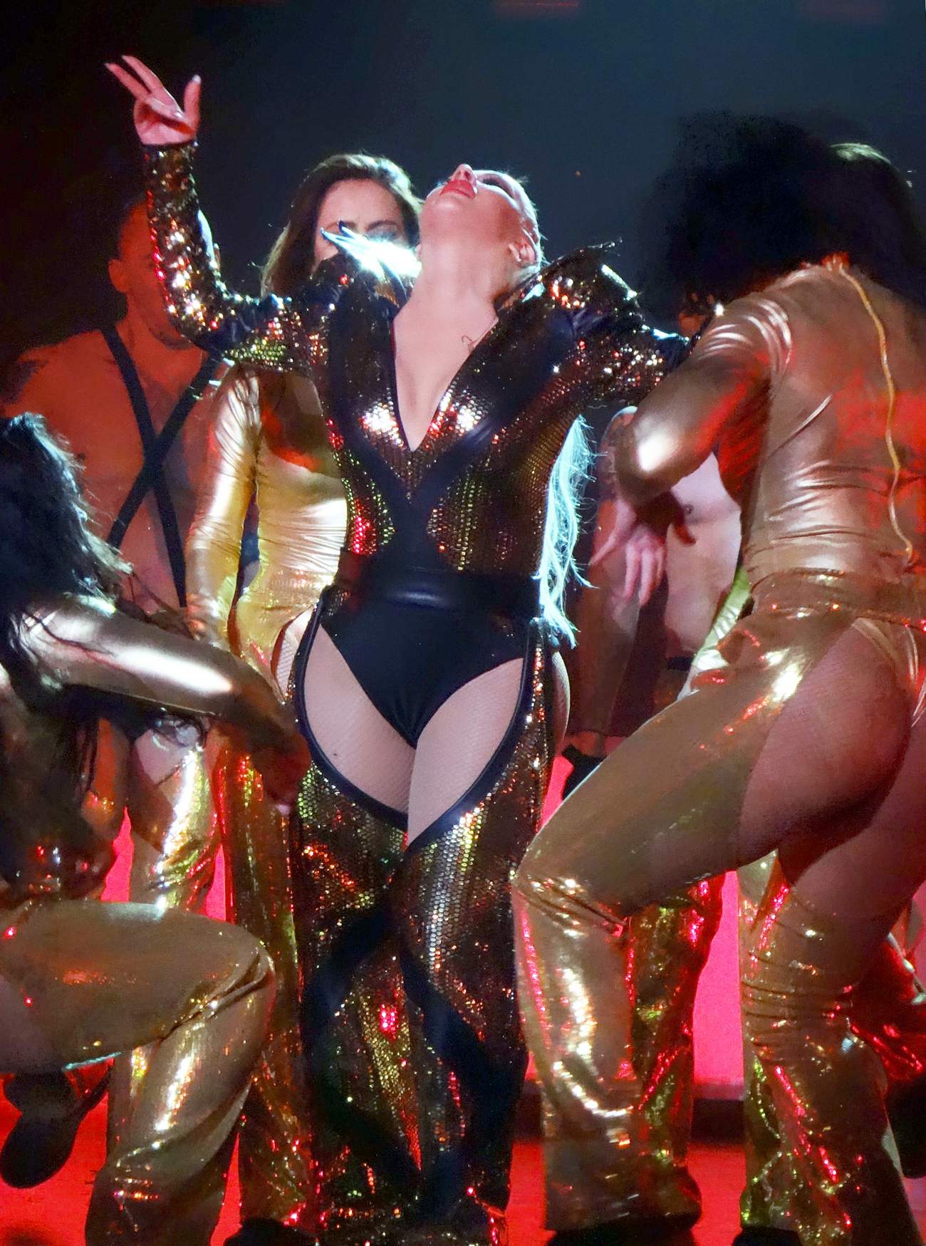 Christina_Aguilera_-_performing_for_a_New_Year_s_Eve_Performance_at_Zappos_Theatre_in_Las_Vegas2C_NV__12312019-41.jpg
